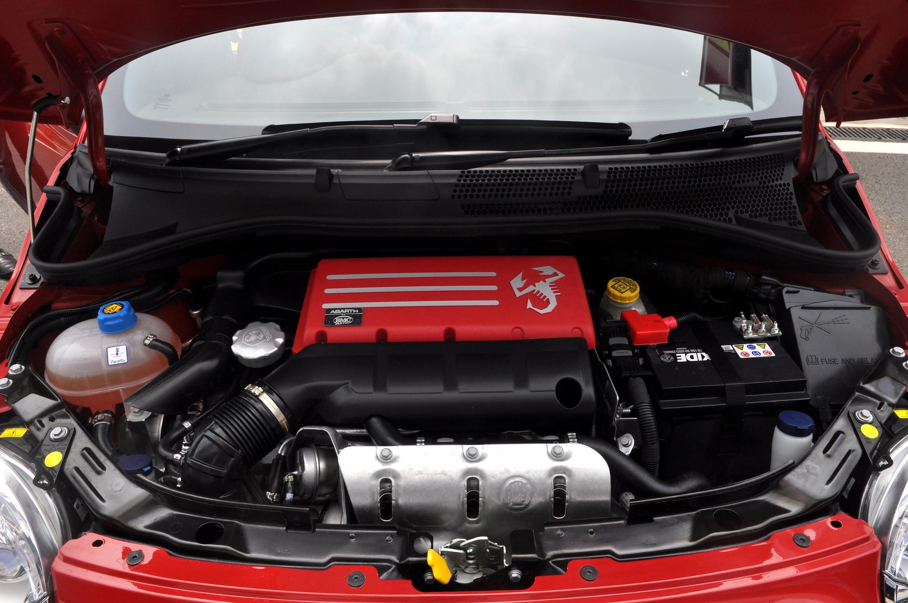 Abarth 595 Engine Bay Image, Abarth 595 Photos in India - CarWale