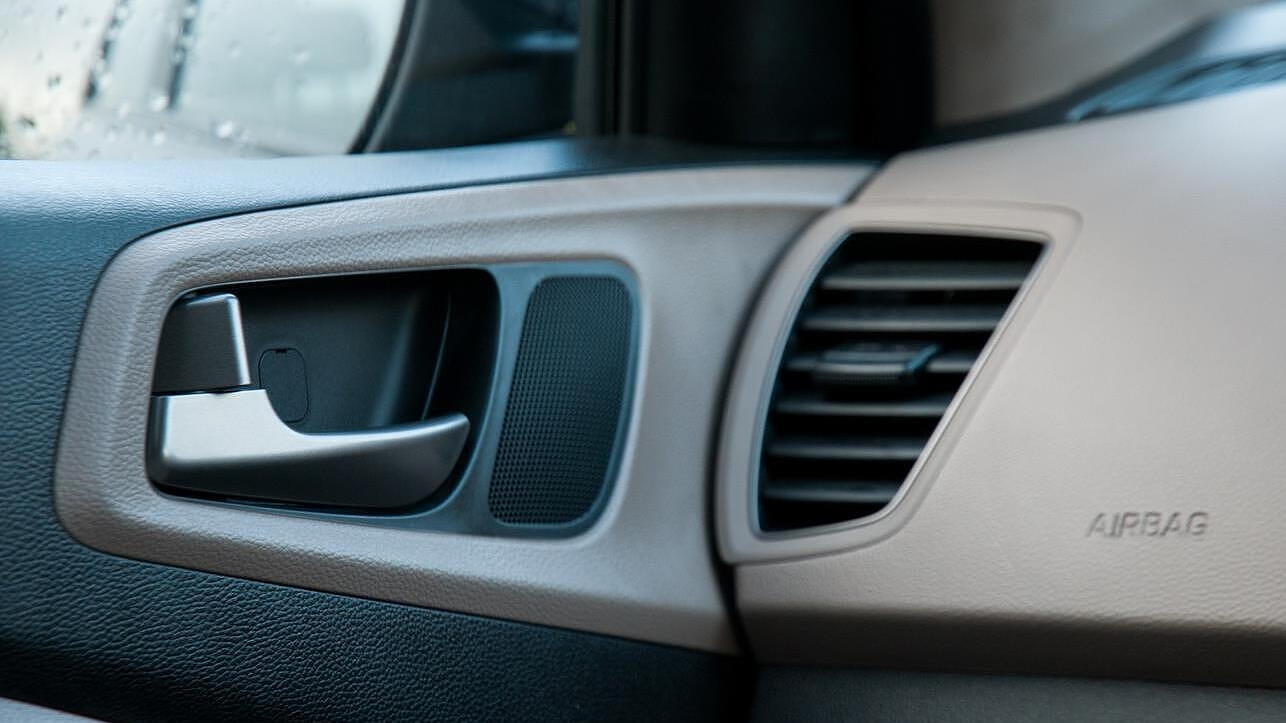 Hyundai Elite I20 2014 2015 Photo Interior Door Handles
