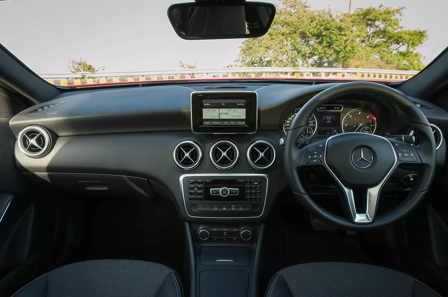 AClass [20132015] Interior Image, AClass [20132015] Photos in India