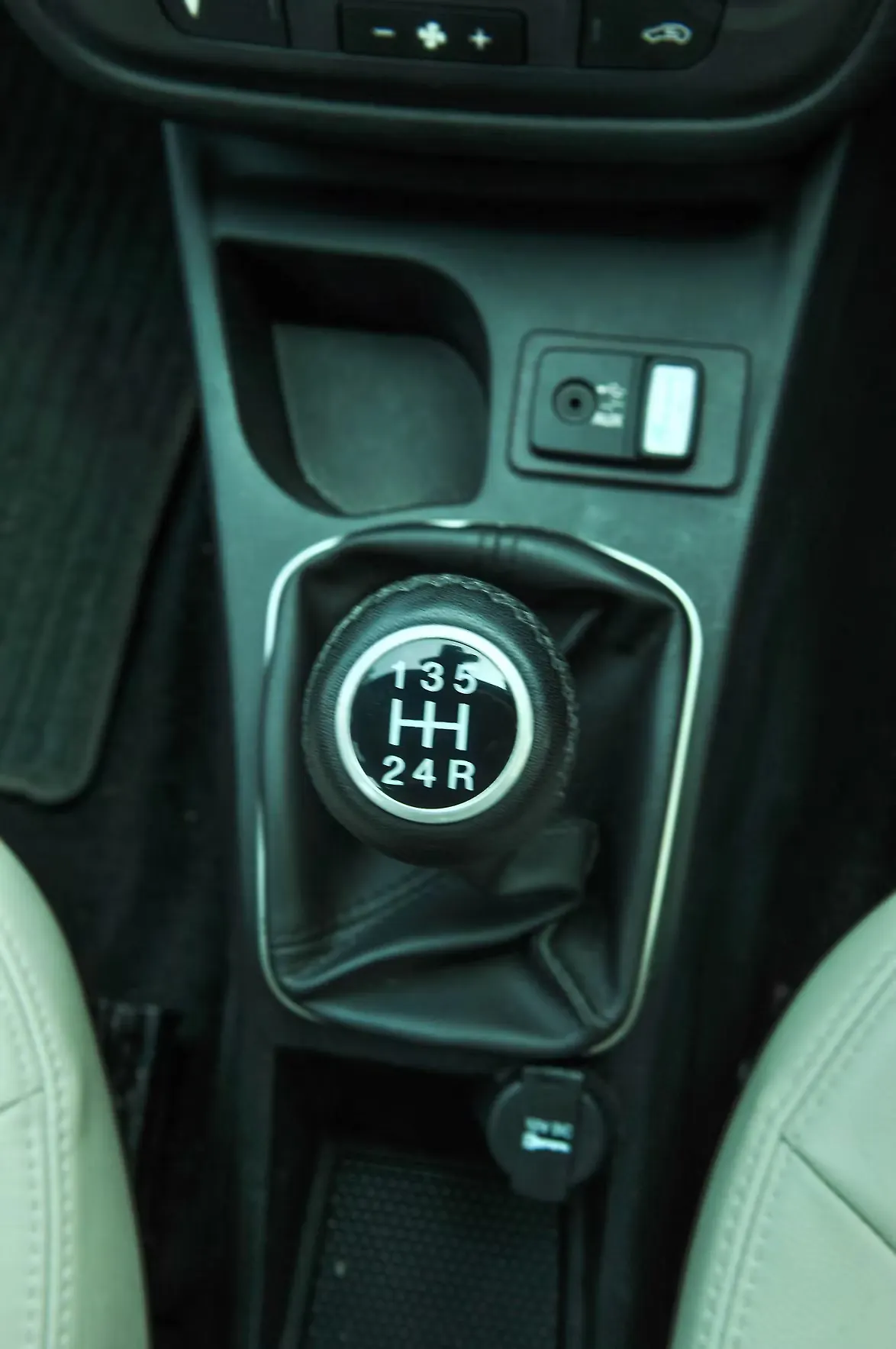 Linea GearLever Image, Linea Photos in India CarWale