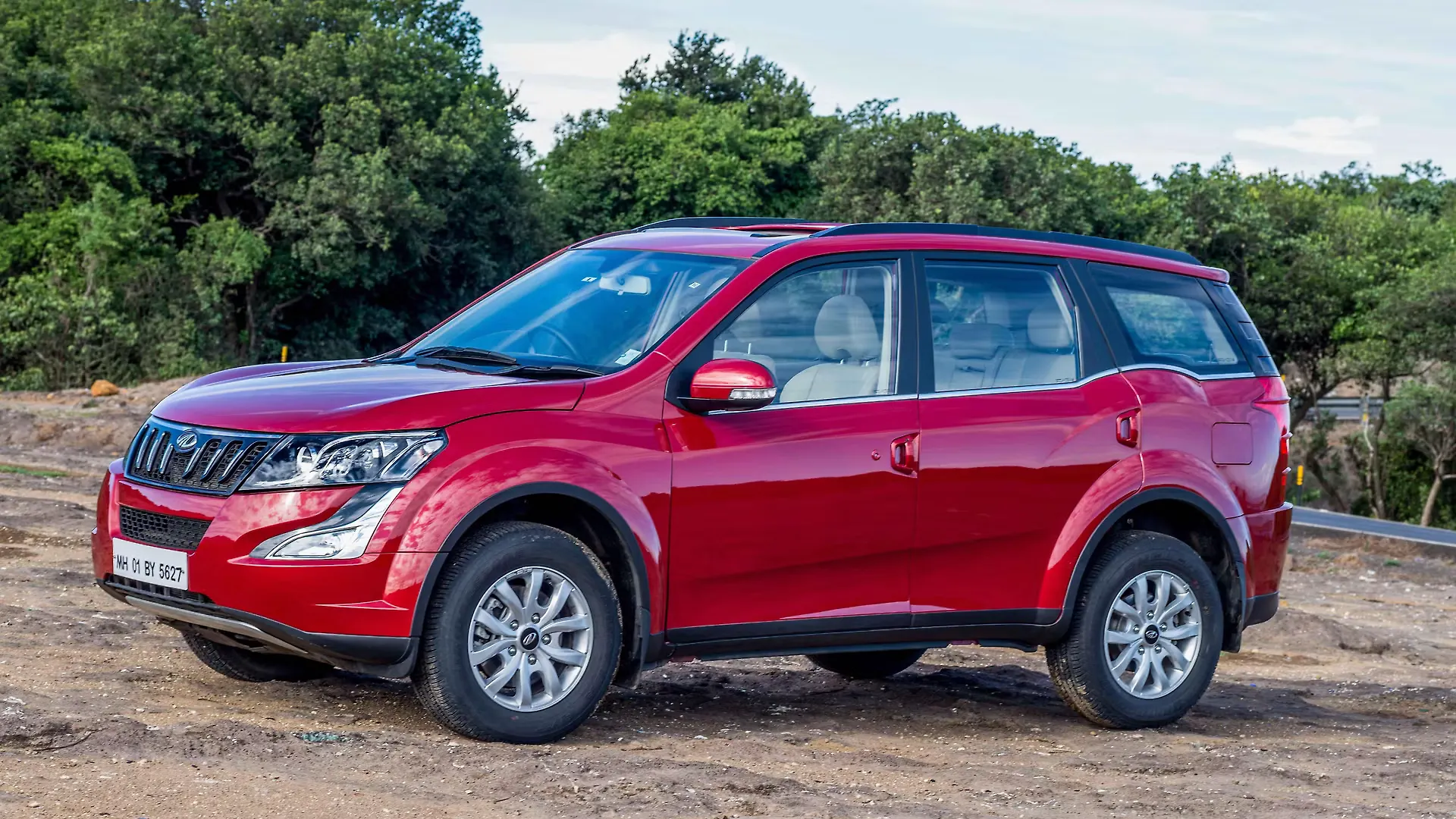 XUV500 2015 2018 Exterior Image XUV500 2015 2018 Photos In India xuv500-2015-2018-exterior-image-xuv500-2015-2018-photos-in-india