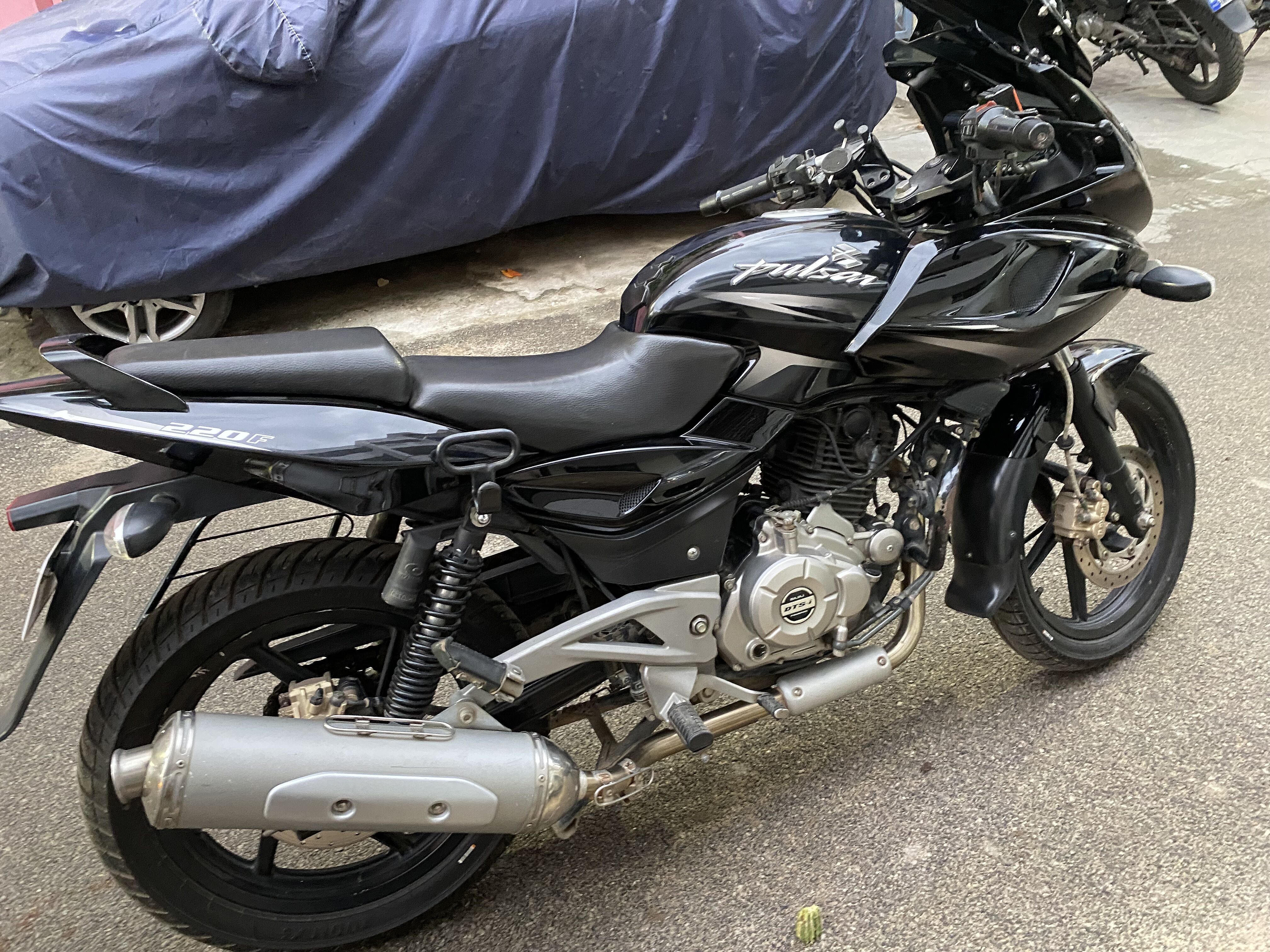 Pulsar 220 indian online rate