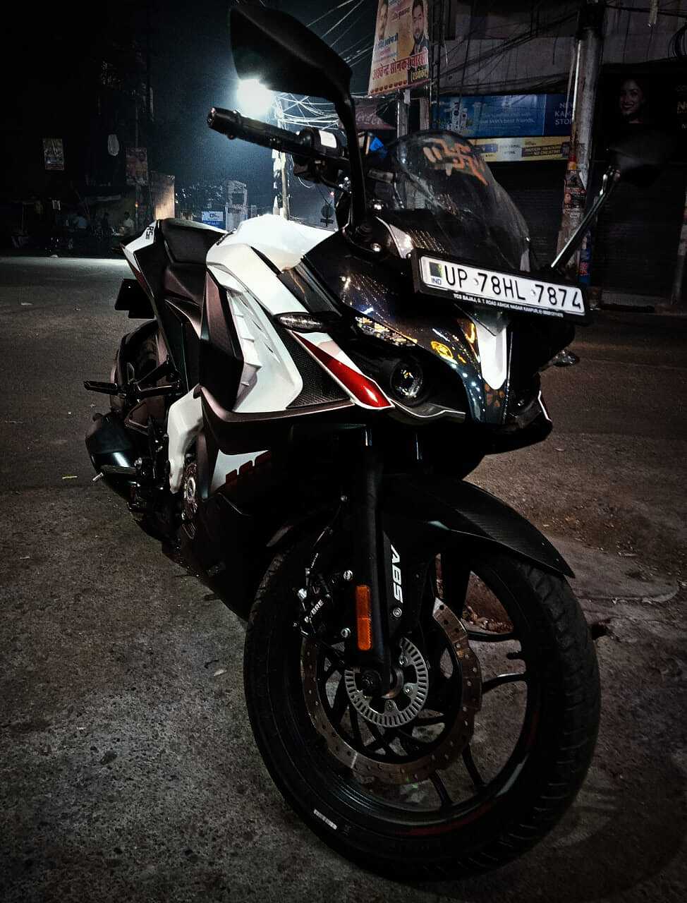 bajaj rs200 on road price