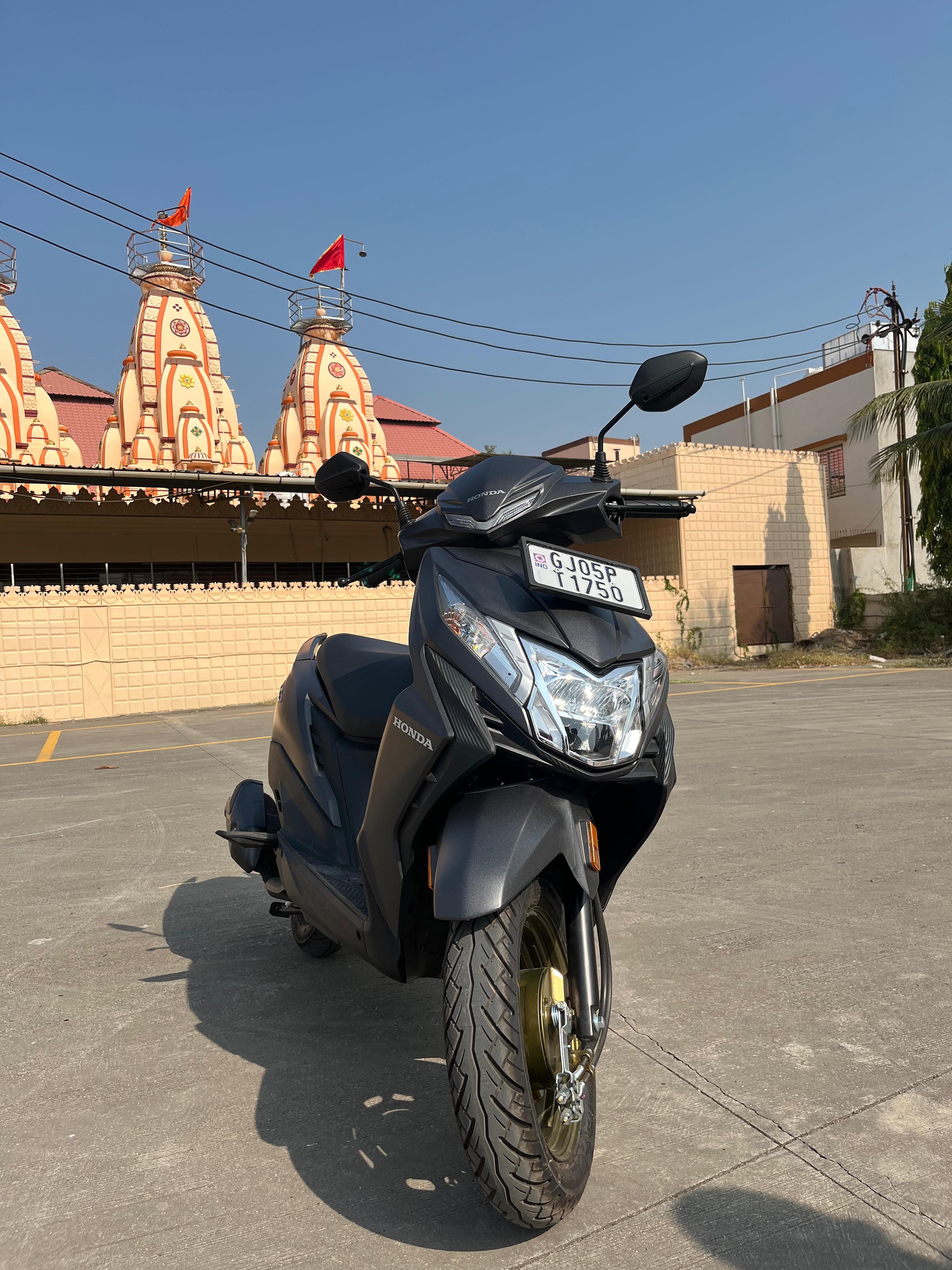 Honda dio on online road