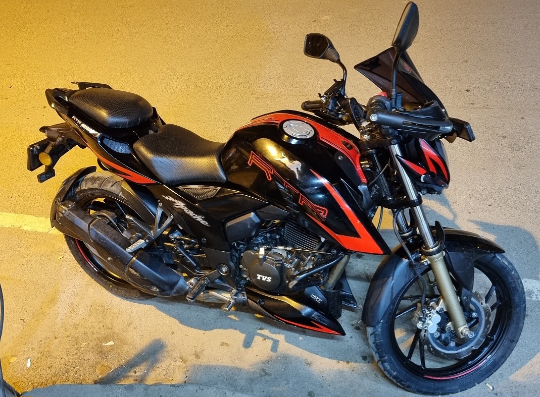 Tvs apache rtr outlet 2004v on road price