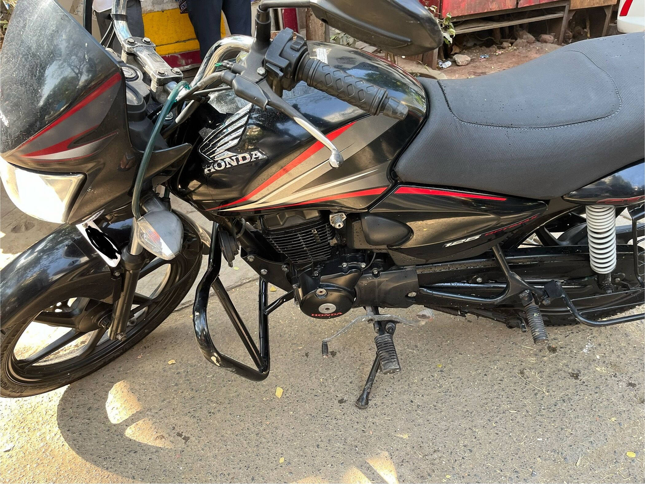 Striking Green Honda Cb Shine Motorcycle at best price in Lucknow