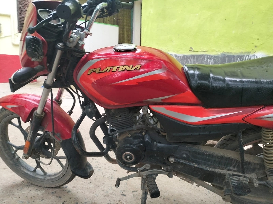 Platina 110 cc discount bike on road price