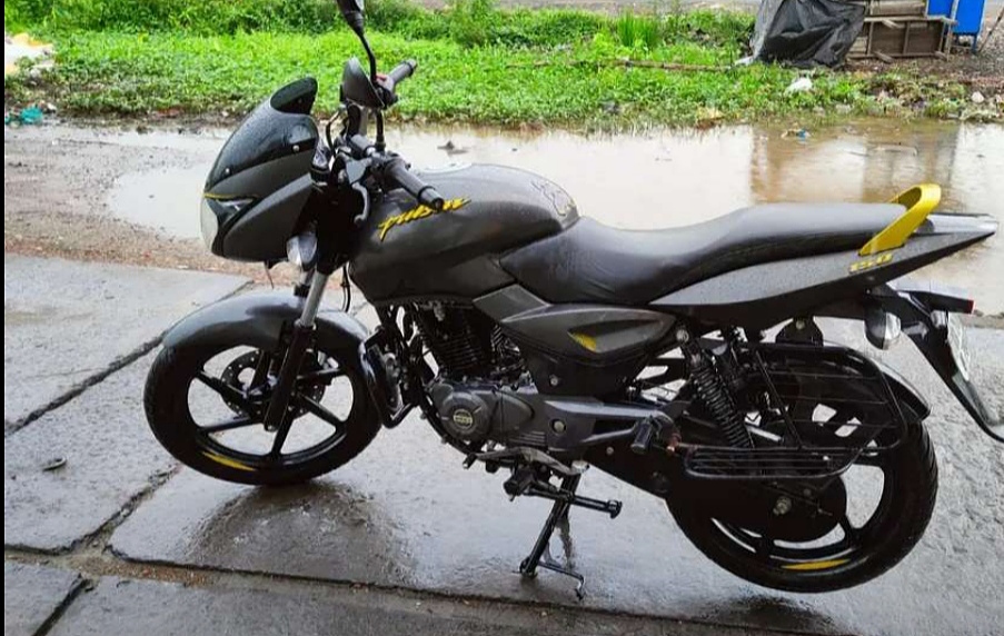 Pulsar 150 neon bs6 deals on road price