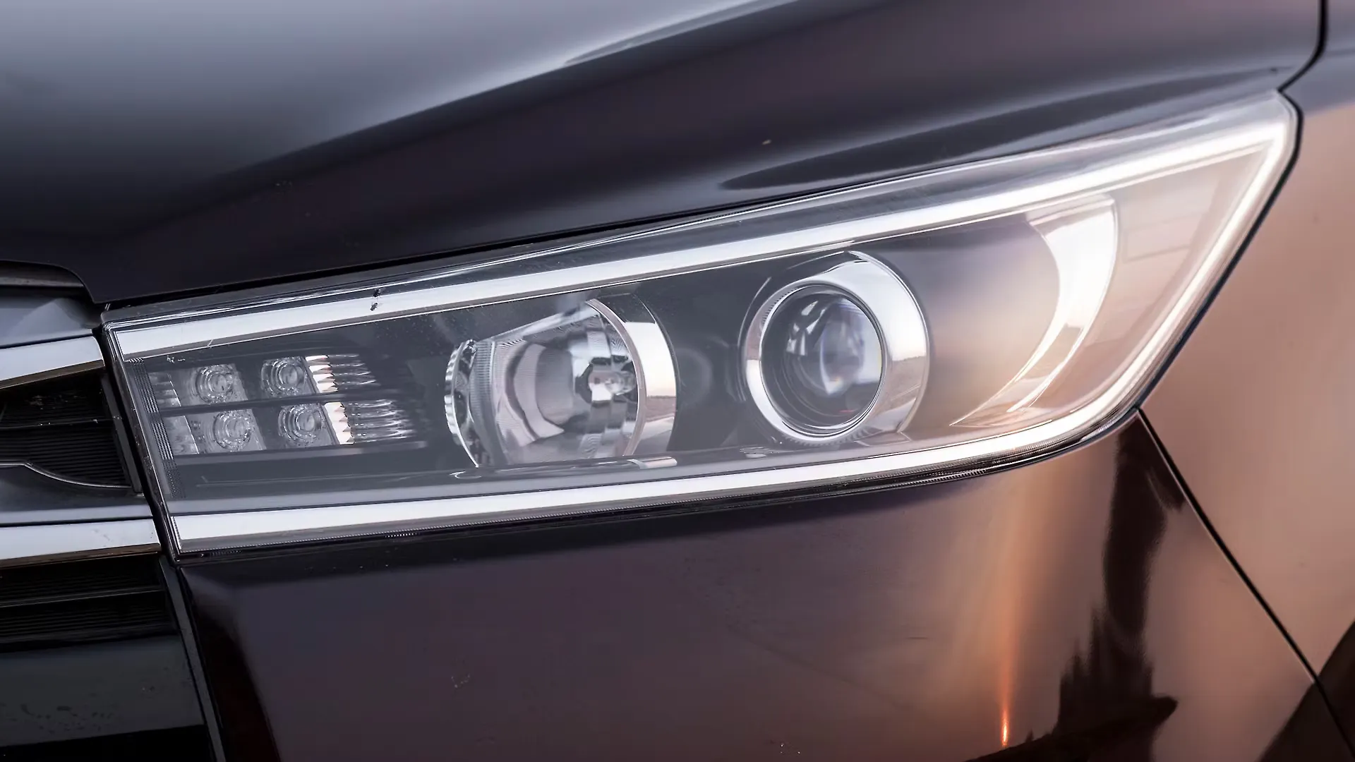 Innova Crysta Headlight Image, Innova Crysta Photos in India CarWale