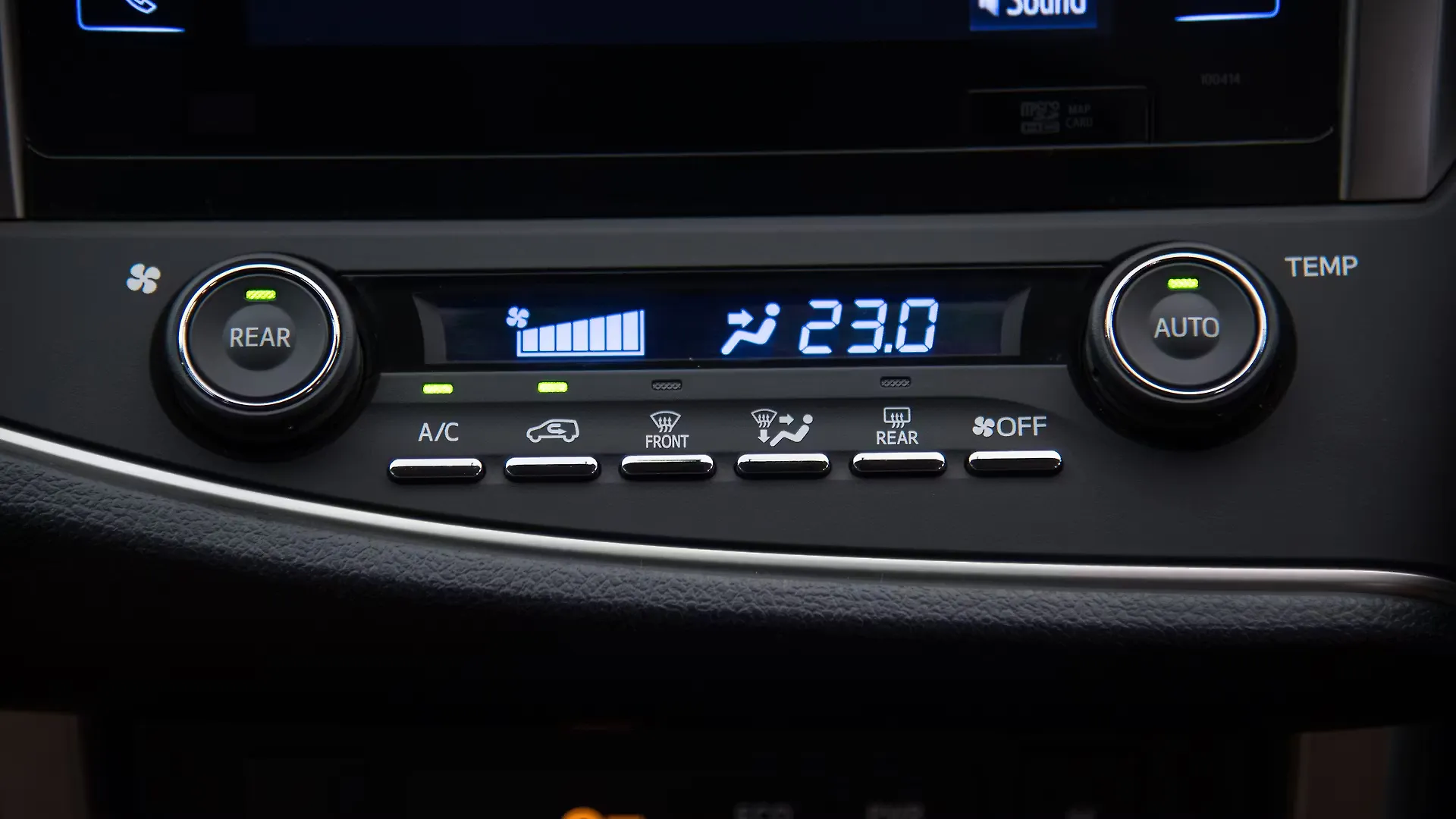 Innova Crysta AC Controls Image, Innova Crysta Photos in India CarWale