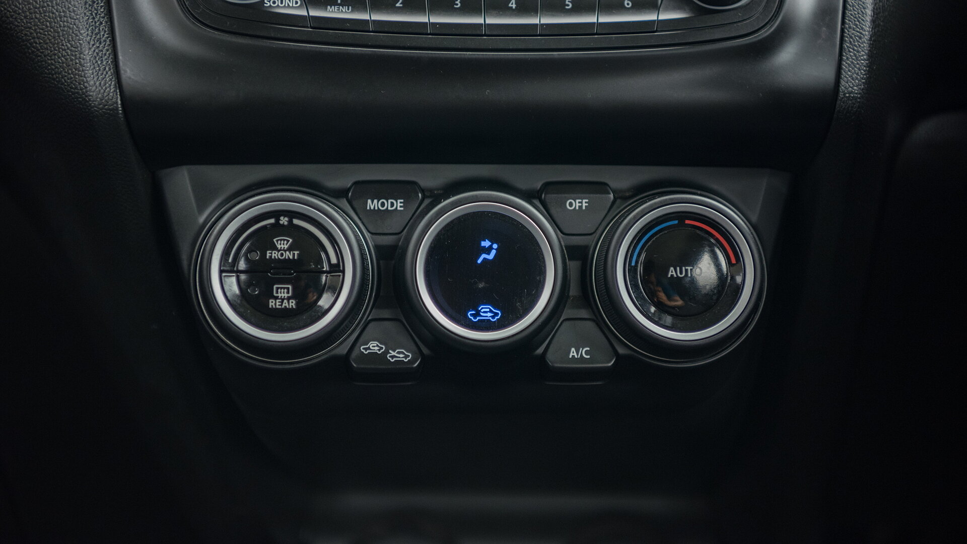 Swift AC Controls Image, Swift Photos in India - CarWale