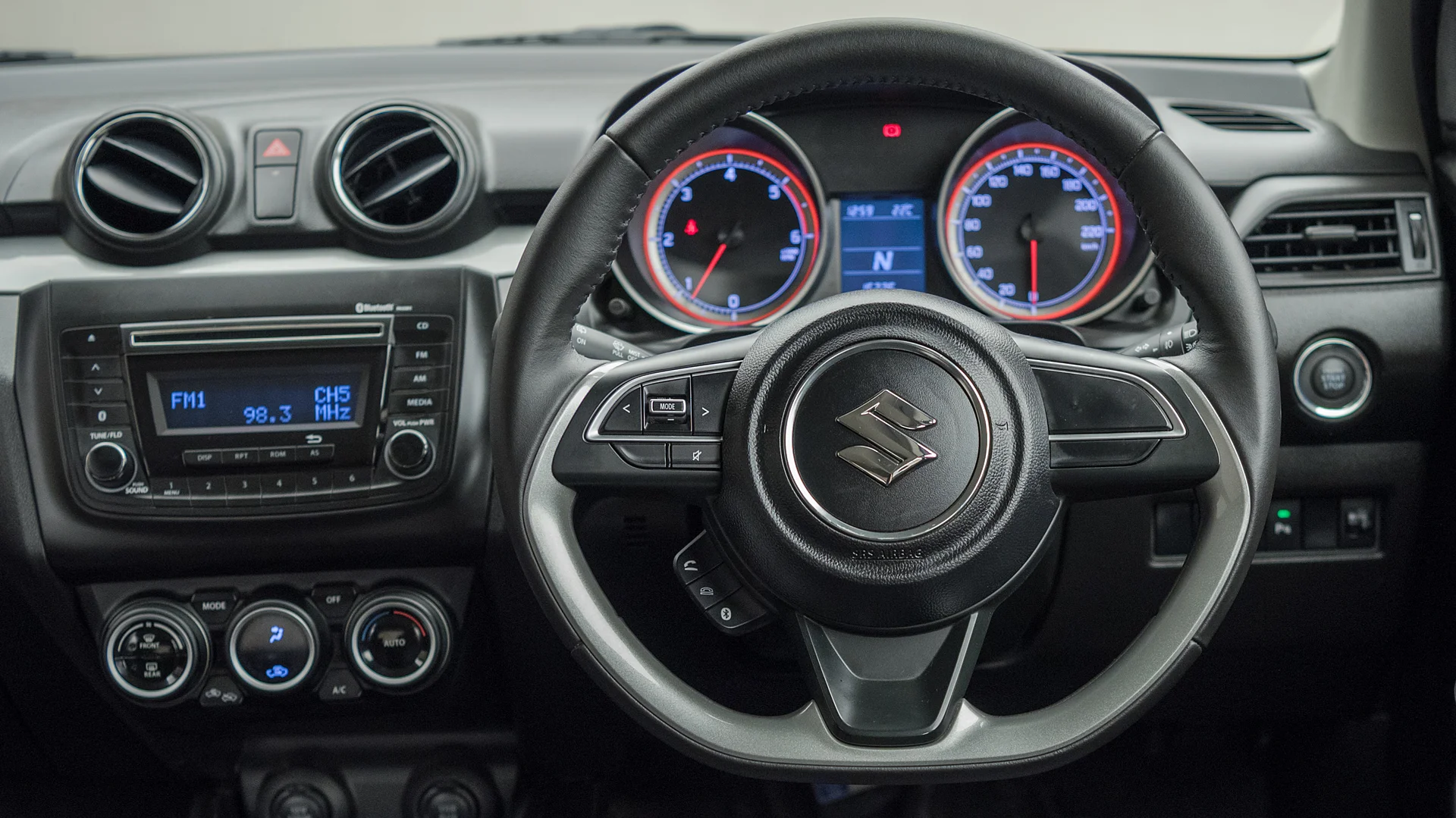 Swift Steering Wheel Image, Swift Photos in India - CarWale