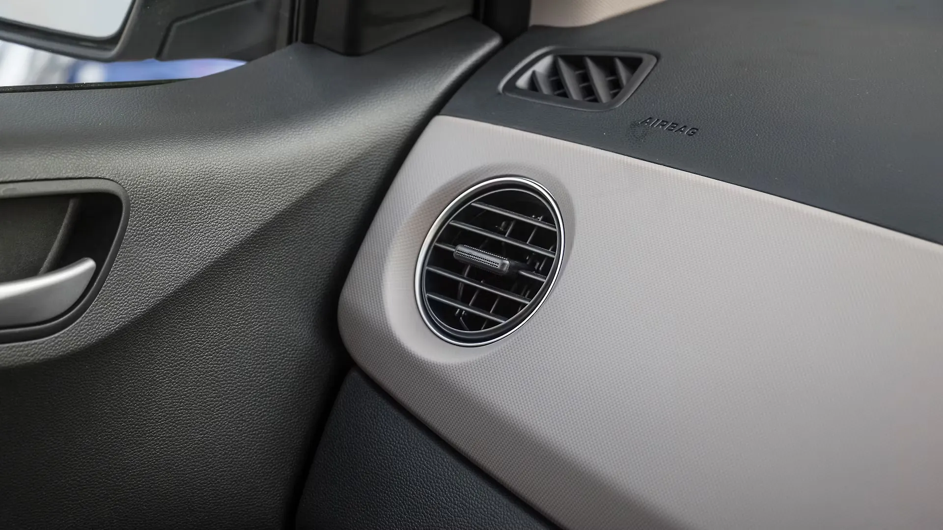 Grand i10 Front Passenger Air Vent Image, Grand i10 Photos in India