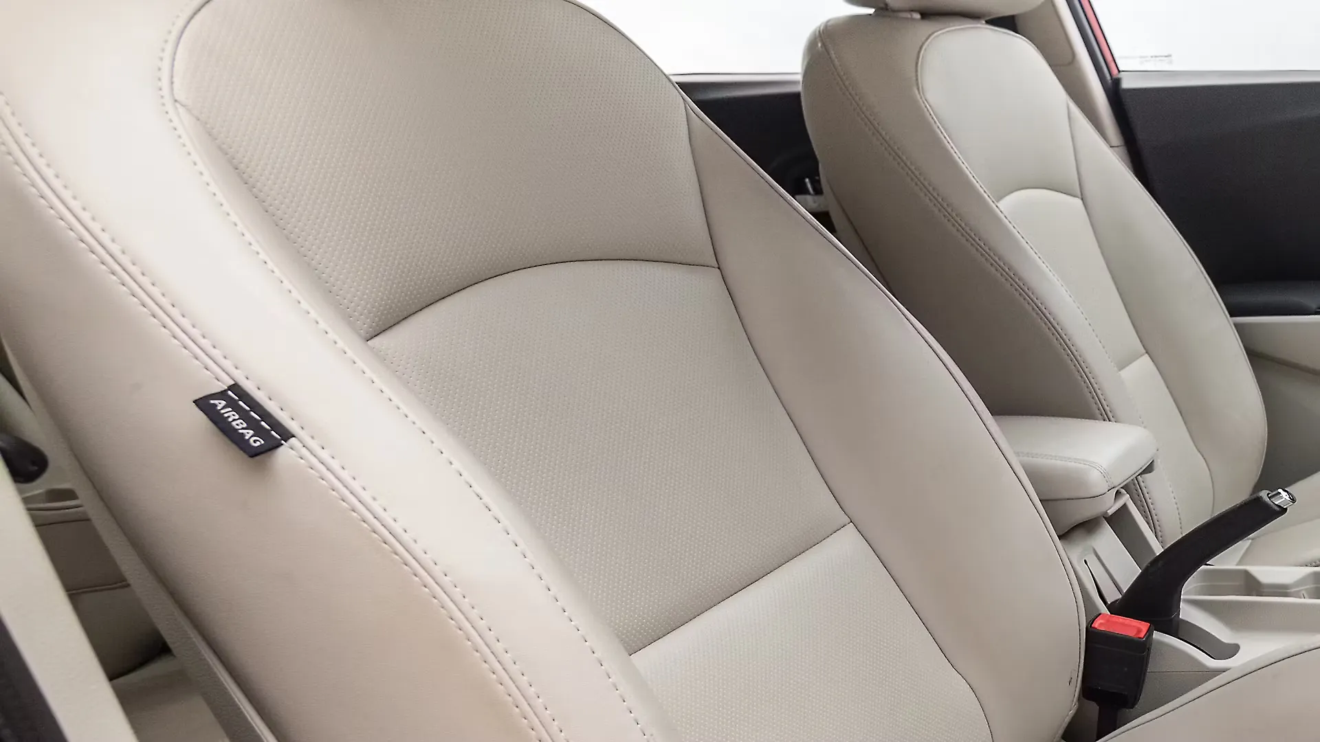 XUV300 Driver Side Airbag Image, XUV300 Photos in India CarWale