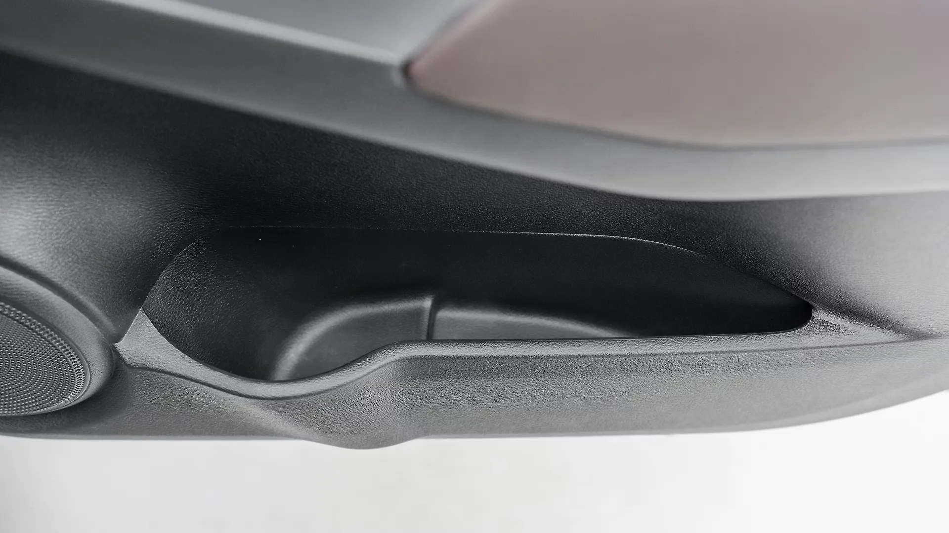 Kicks Driver Side Front Door Pocket Image, Kicks Photos in India CarWale