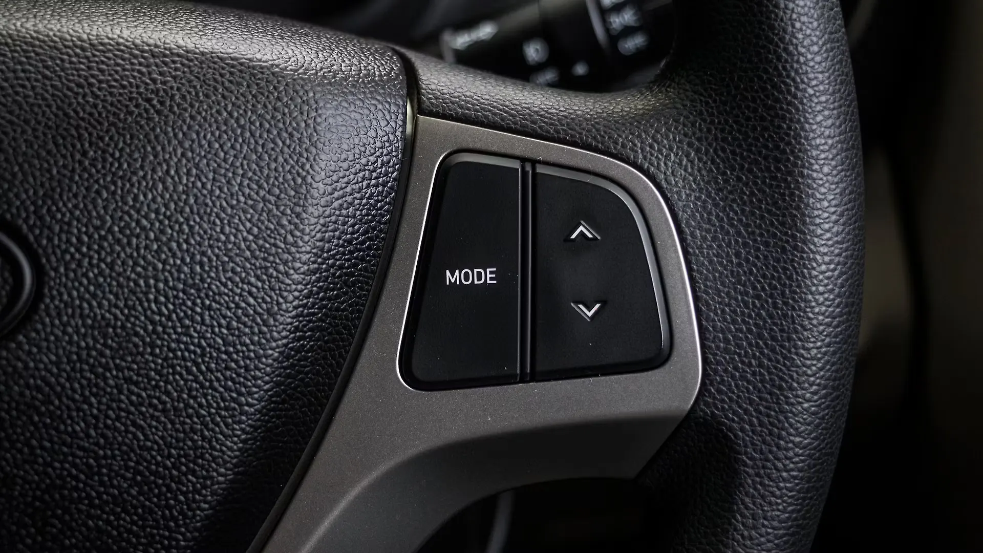 Santro Right Steering Mounted Controls Image, Santro Photos in India