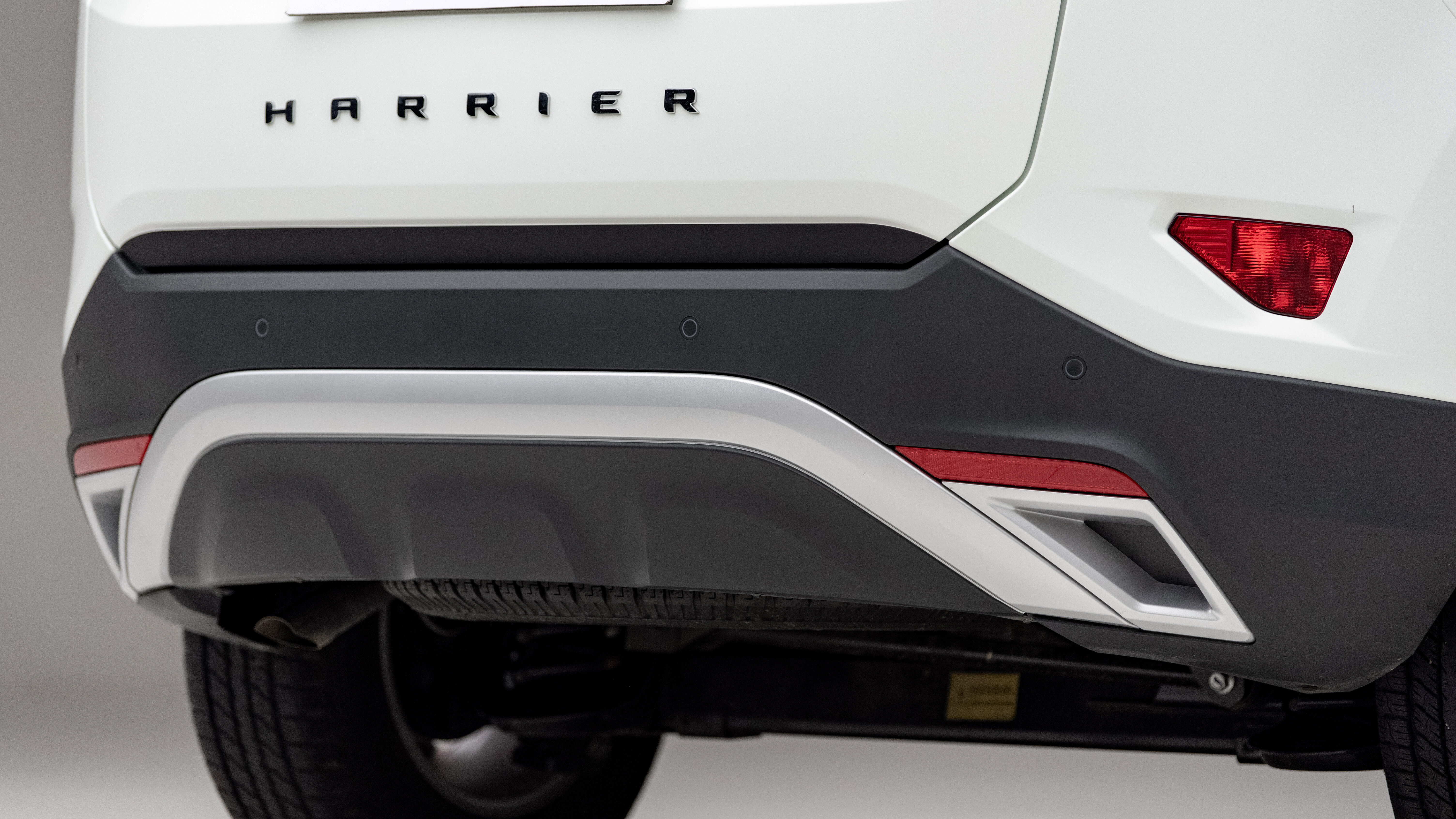 Harrier Rear Bumper Image, Harrier Photos in India - CarWale