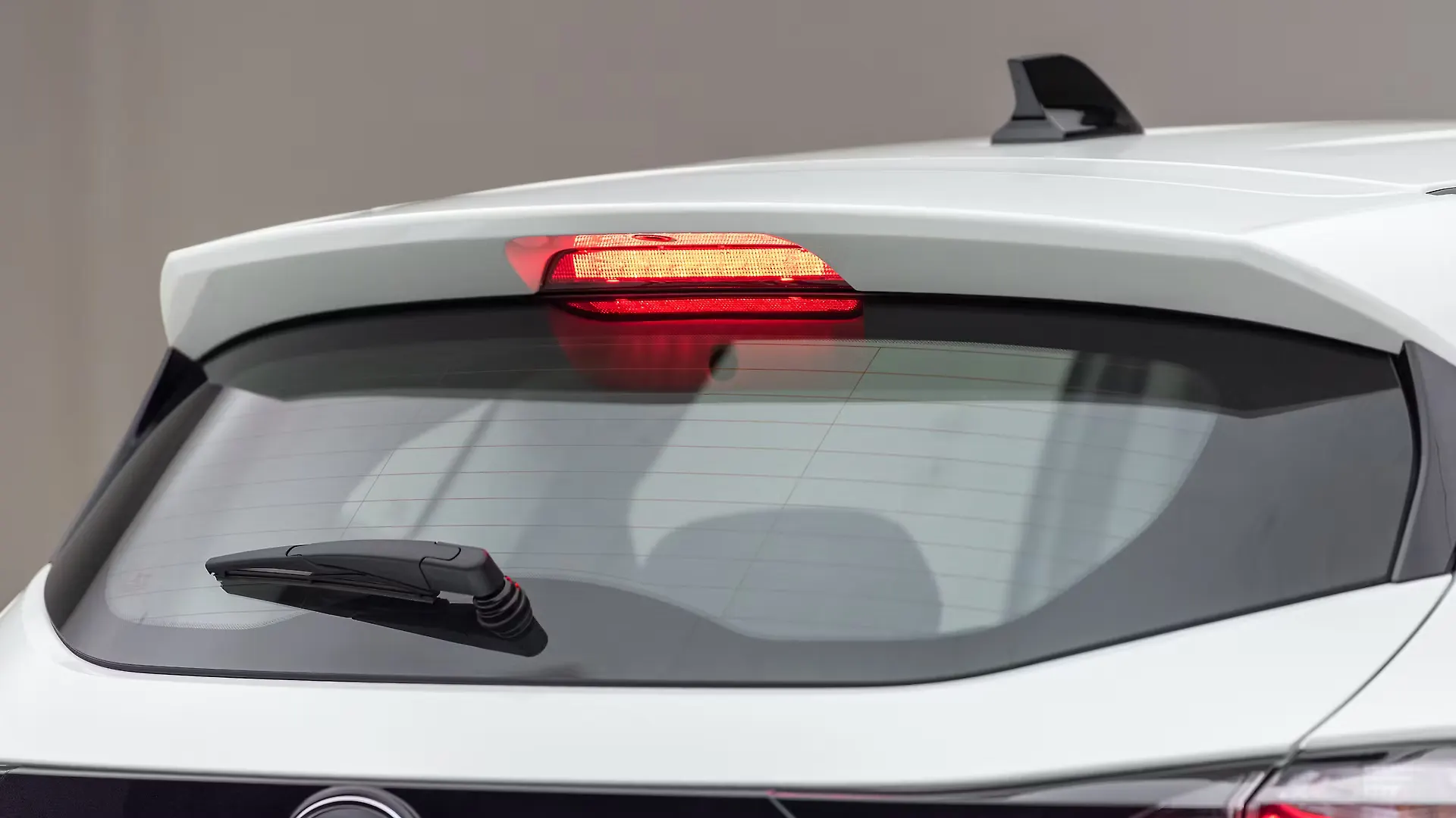 Harrier Rear High Mounted Stop Lamp Image, Harrier Photos in India