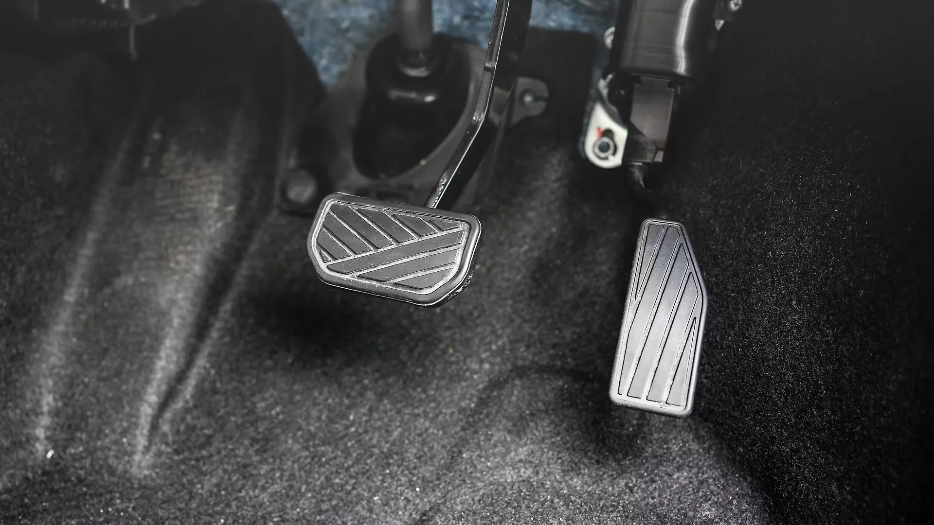 Wagon R Pedals/Foot Controls Image, Wagon R Photos in India CarWale