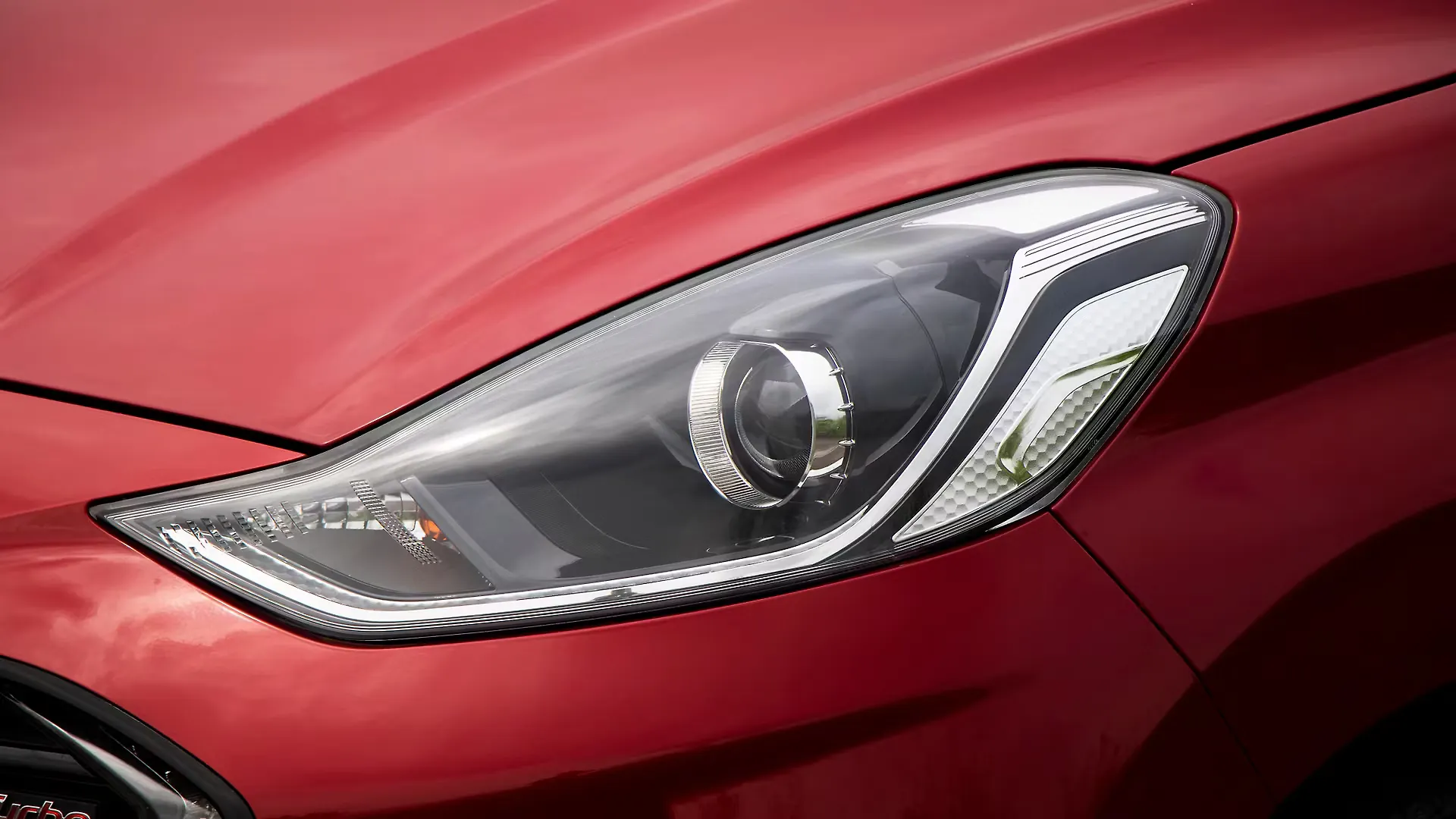 Grand i10 Nios Headlight Image, Grand i10 Nios Photos in India CarWale
