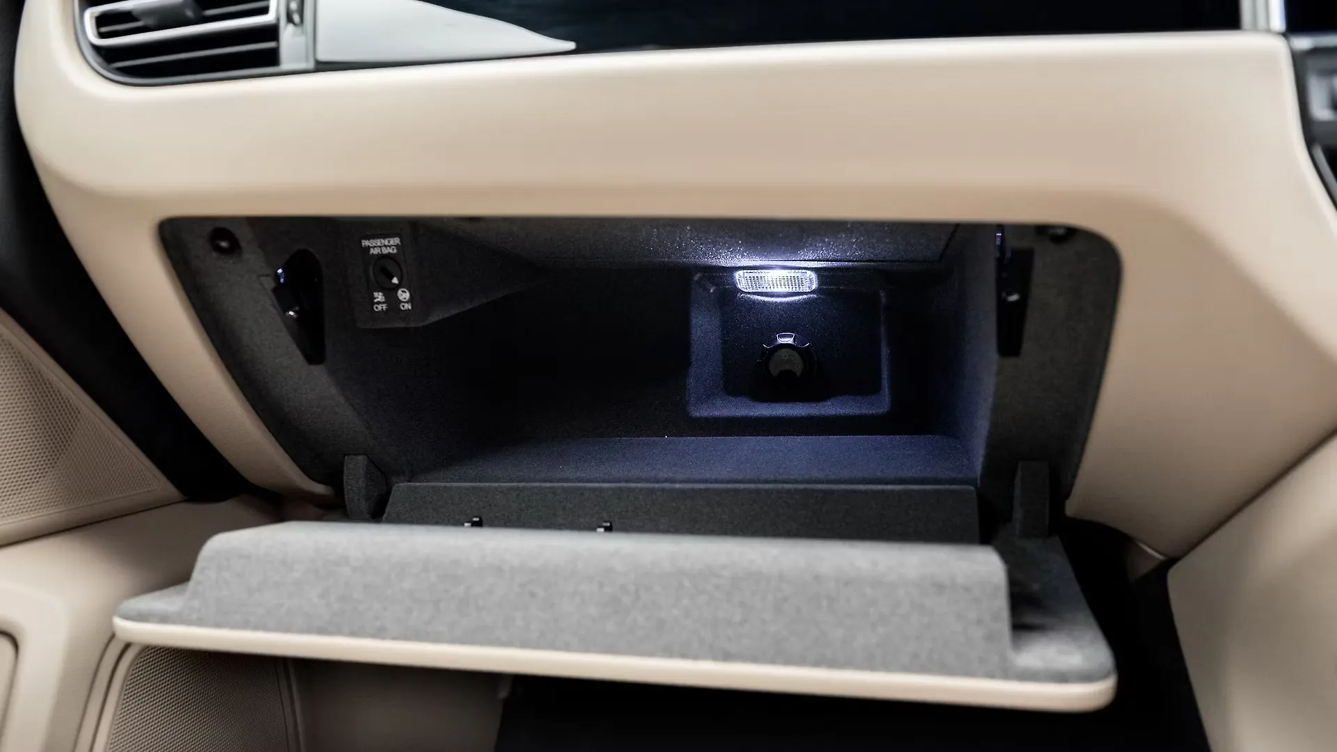 Macan Glove Box Image, Macan Photos in India CarWale