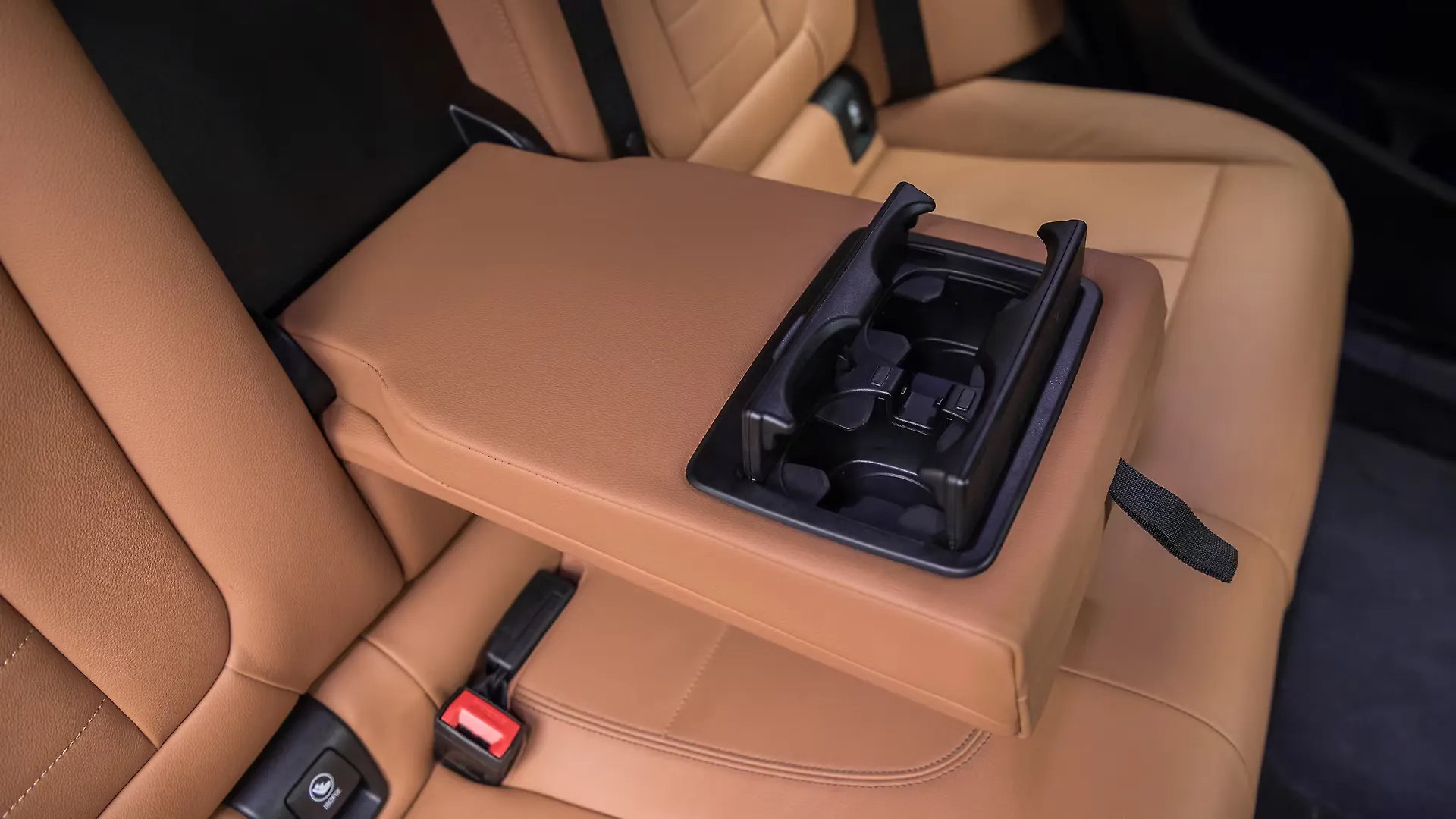 X4 Rear Cup Holders Image, X4 Photos in India CarWale