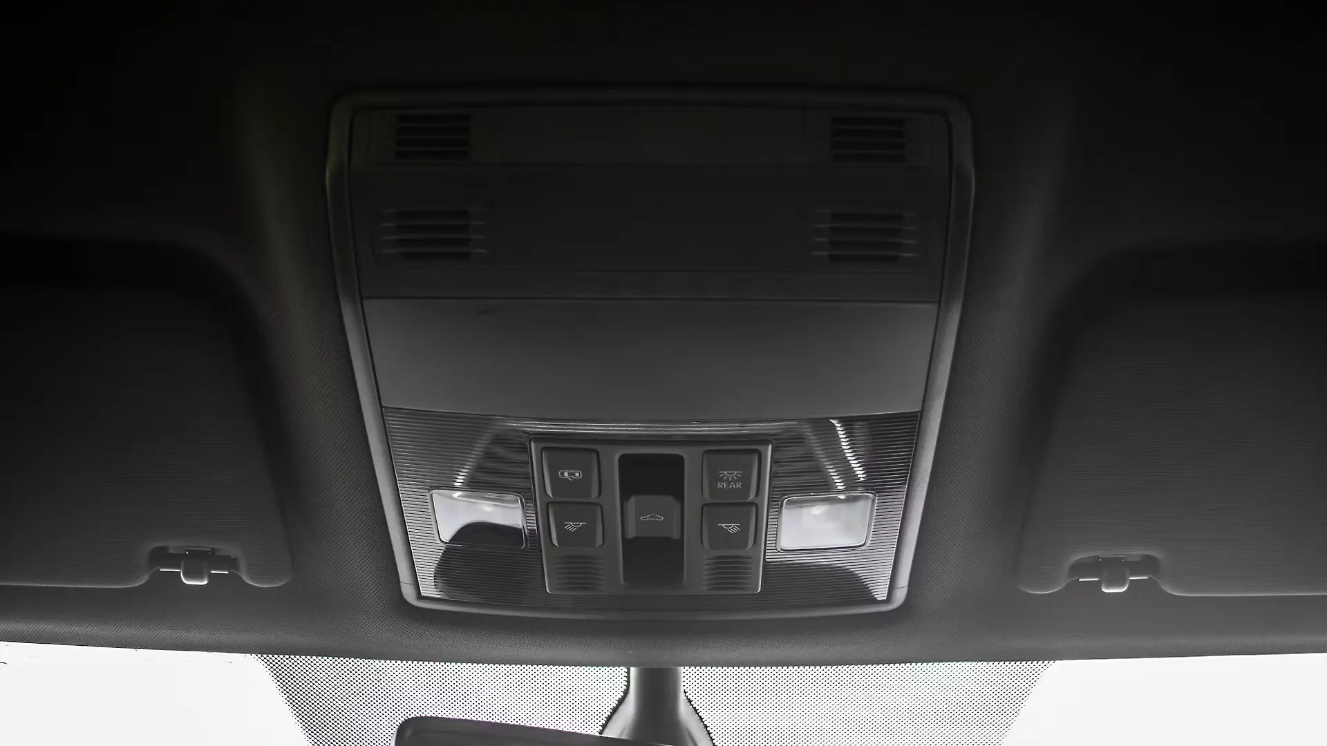 Superb Roof Mounted Controls/Sunroof & Cabin Light Controls Image