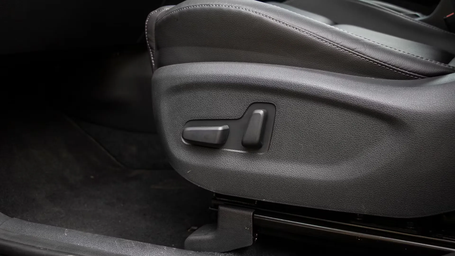 Tucson Seat Adjustment Electric for Front Passenger Image, Tucson