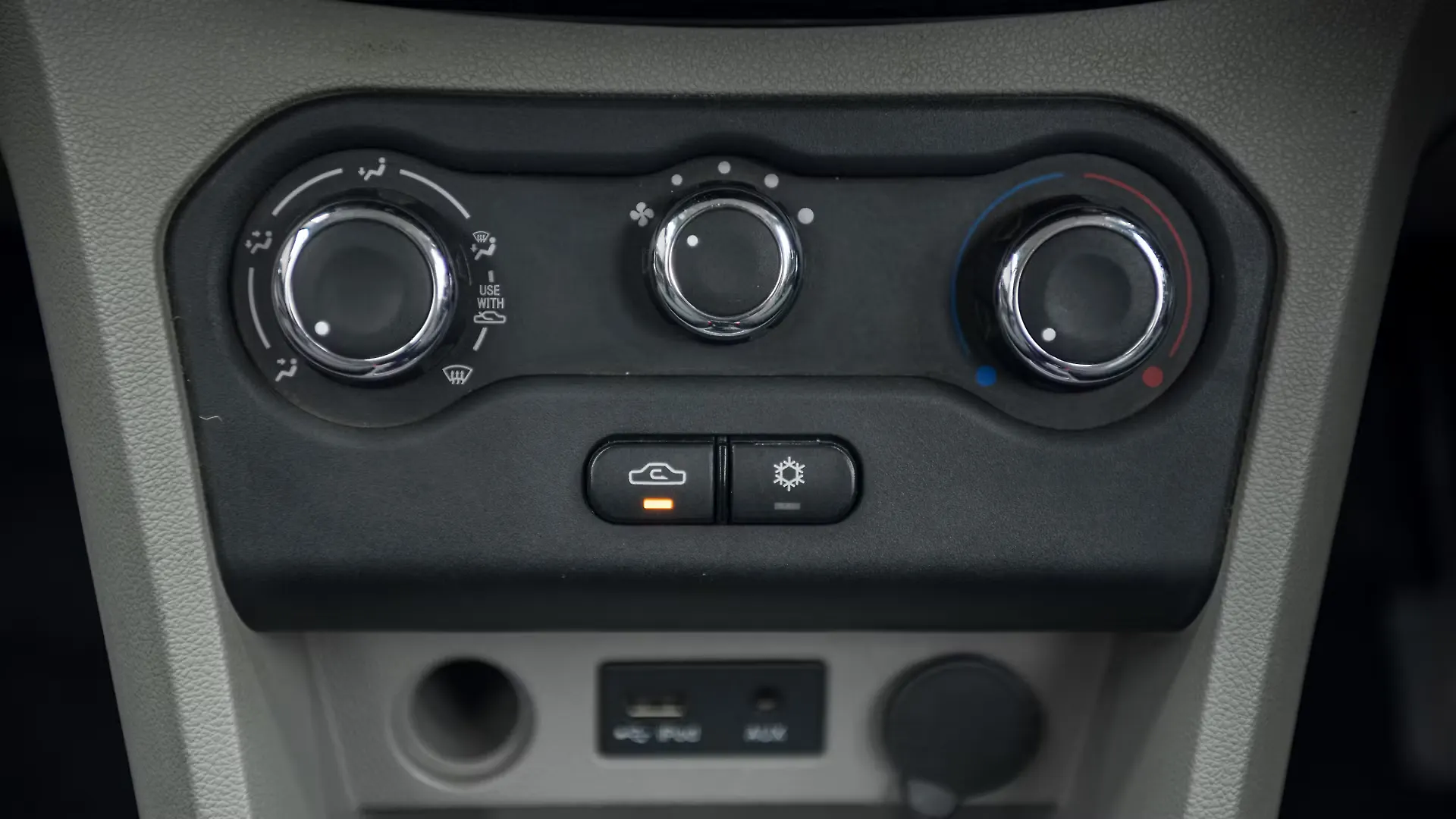 Tiago AC Controls Image, Tiago Photos in India CarWale