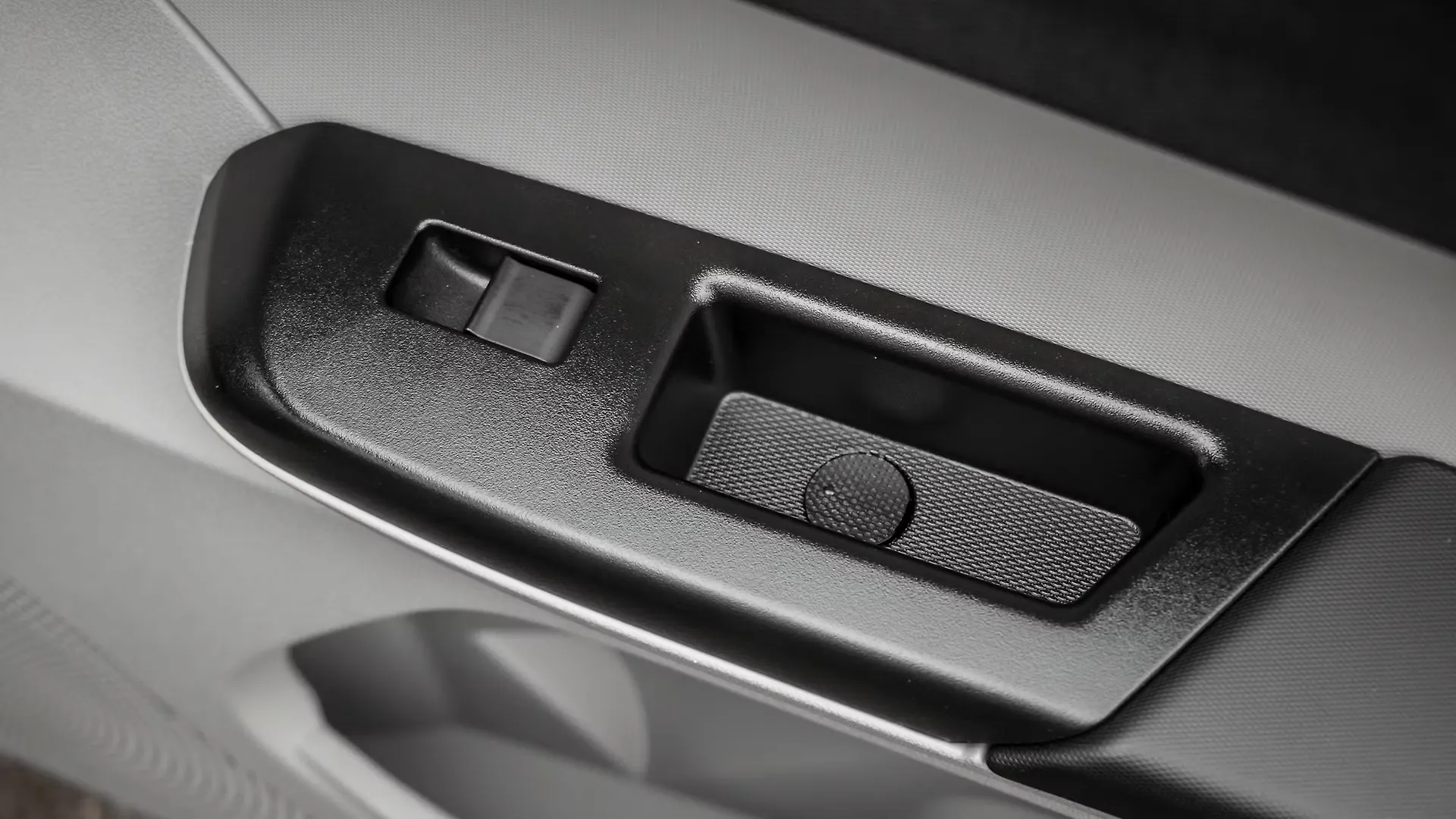 Tiago Rear Power Window Switches Image, Tiago Photos in India CarWale