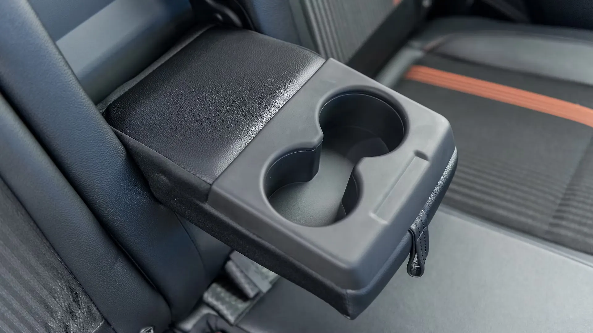 ecosport-interior-rear-cup-holders.jpeg