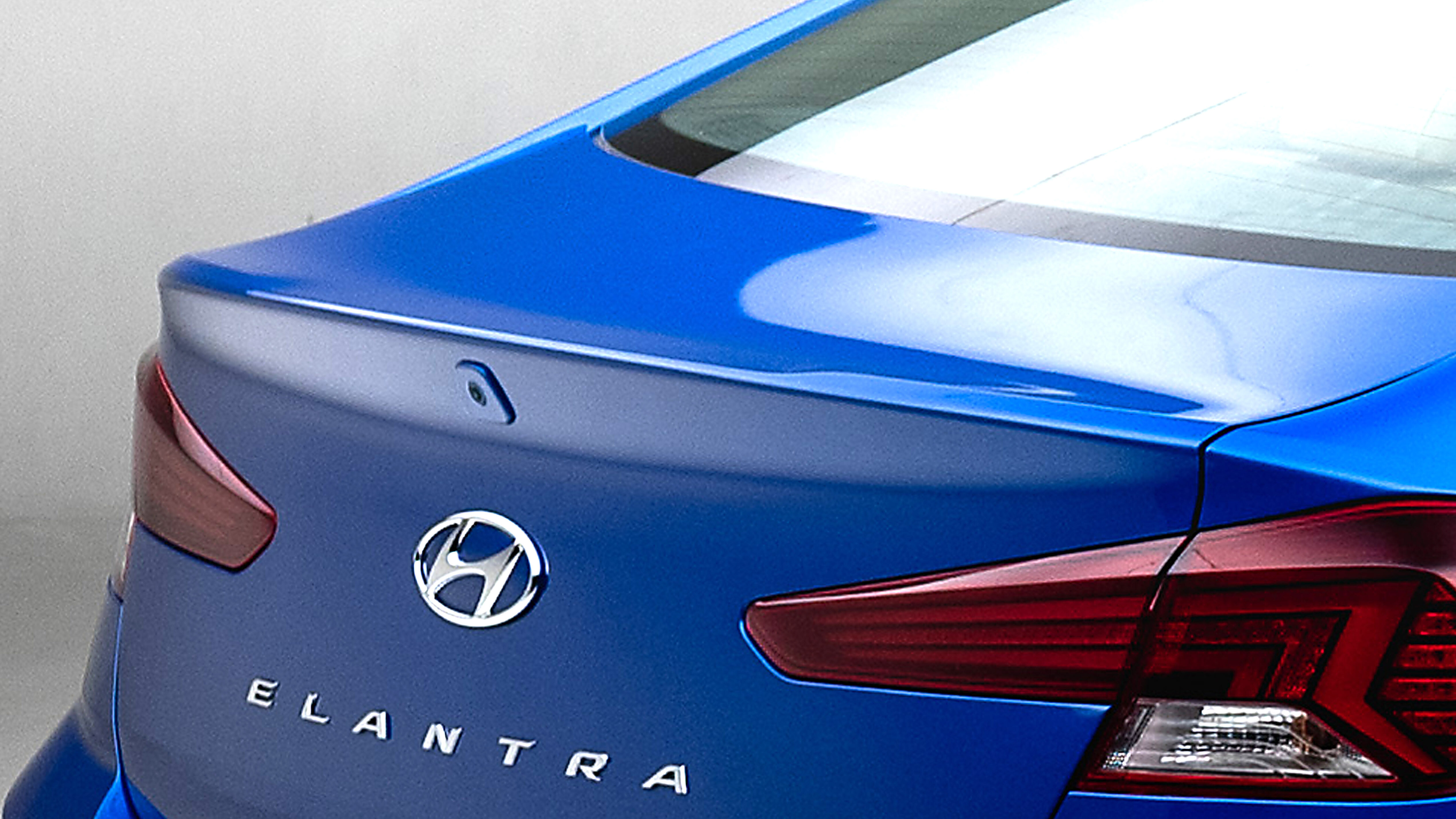 Elantra Rear Spoiler Image, Elantra Photos in India CarWale