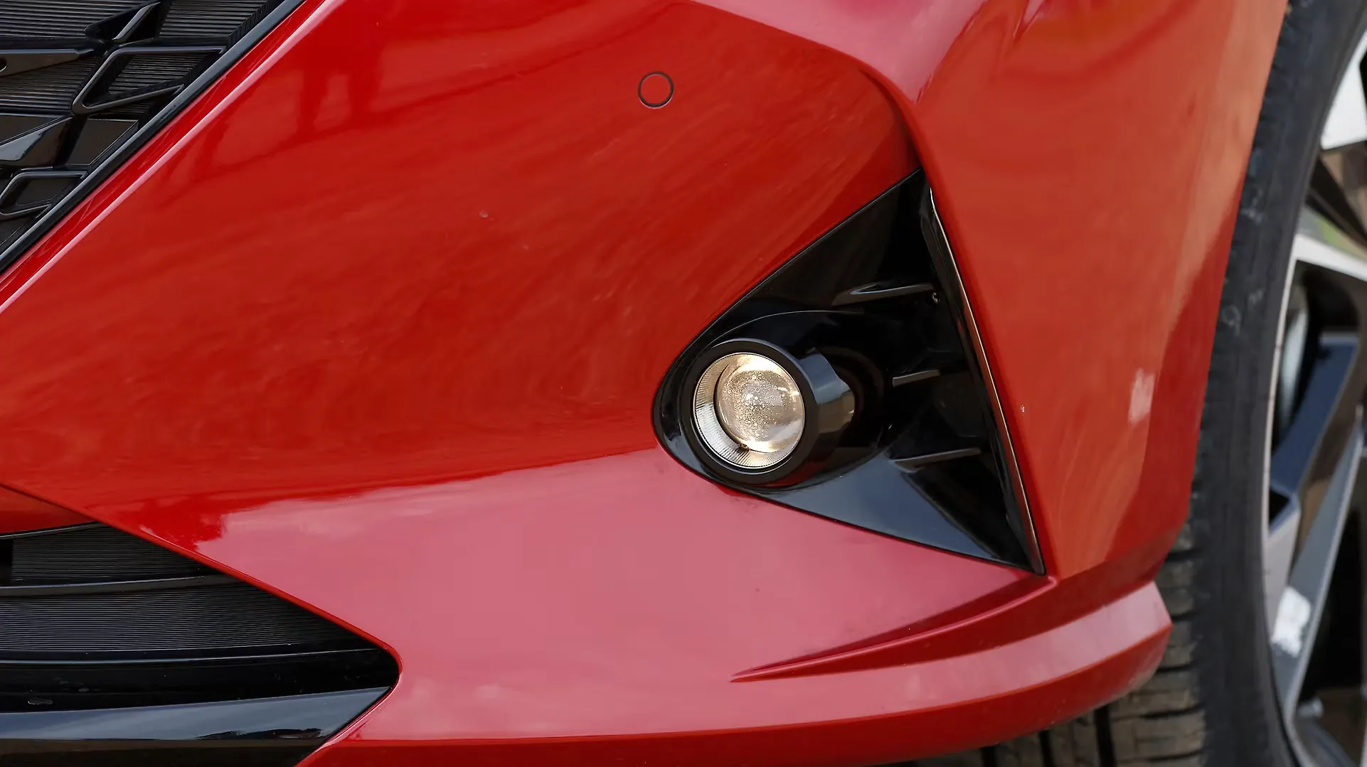 Verna Front Fog Lamp Image, Verna Photos in India CarWale