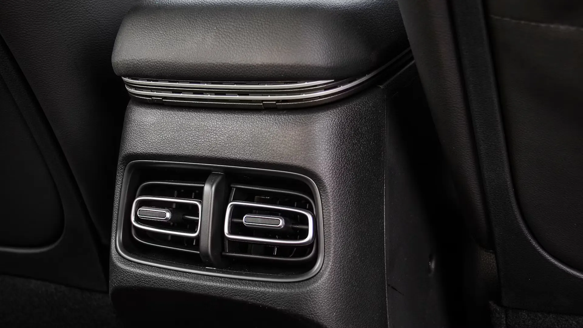 Creta Rear Row Air Vent Image, Creta Photos in India CarWale