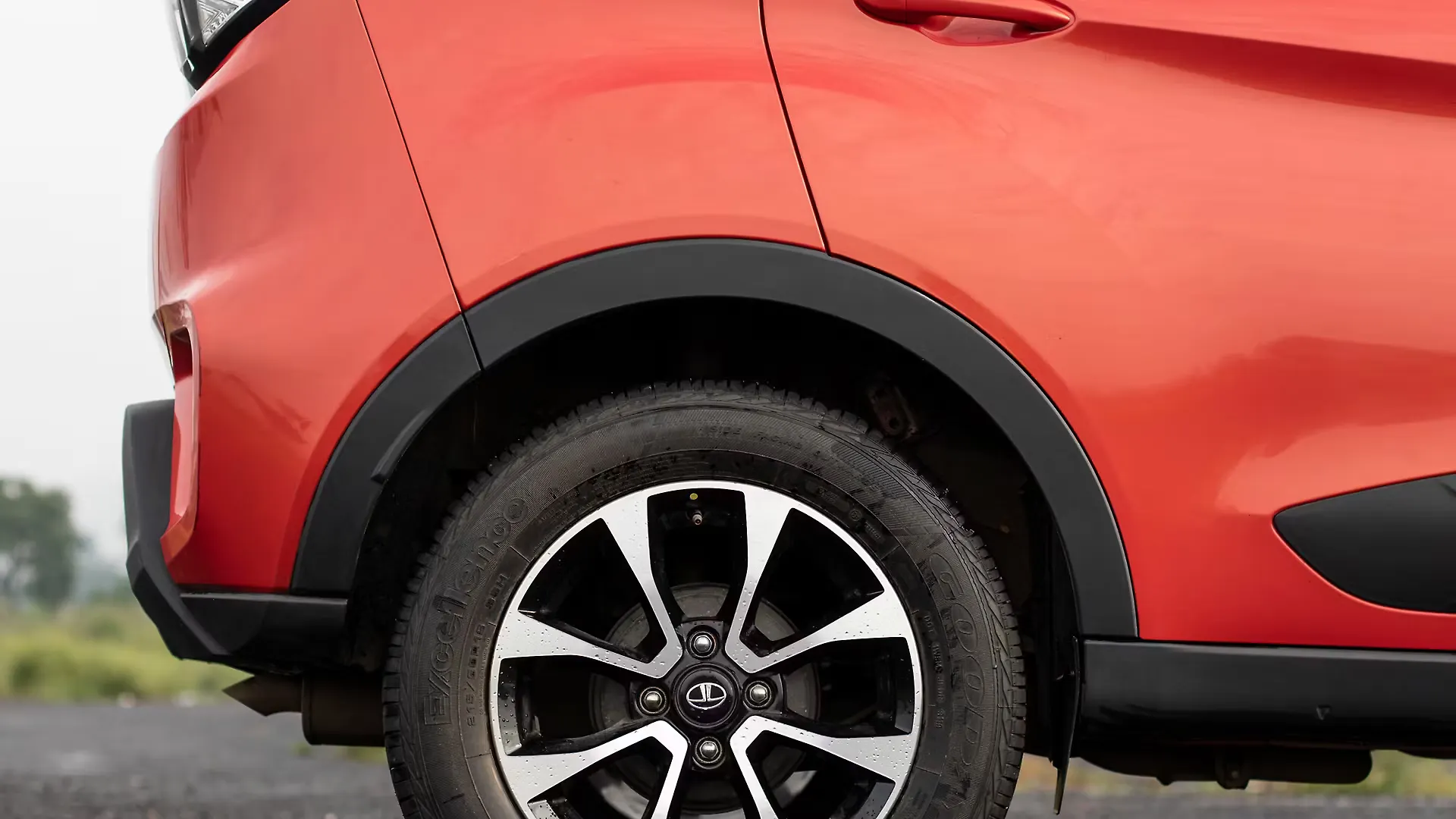 Nexon Rear Fender Image, Nexon Photos in India CarWale