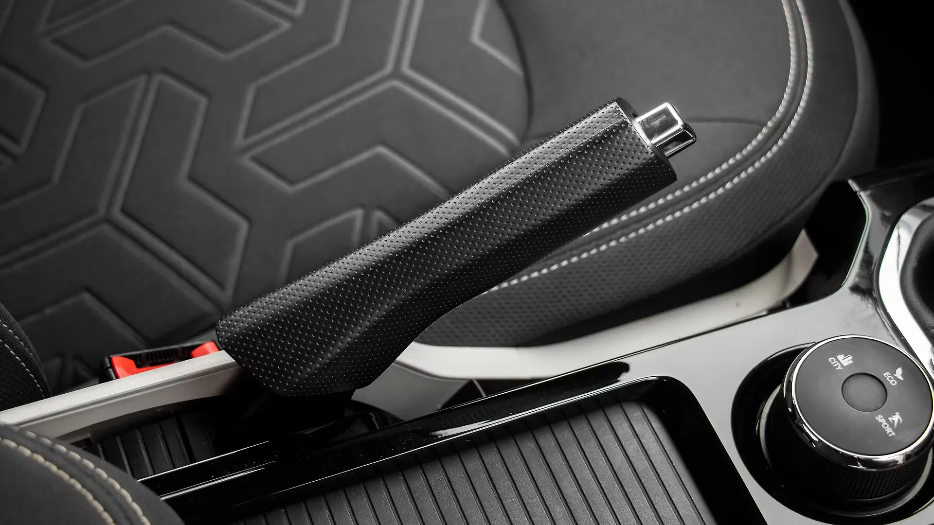 Nexon Parking Brake/Emergency Brake Image, Nexon Photos in India CarWale