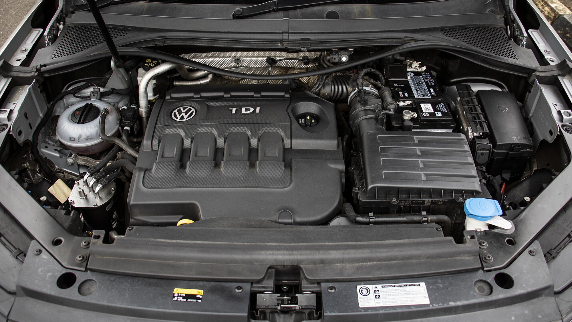 Tiguan Engine Bay Image, Tiguan Photos in India - CarWale