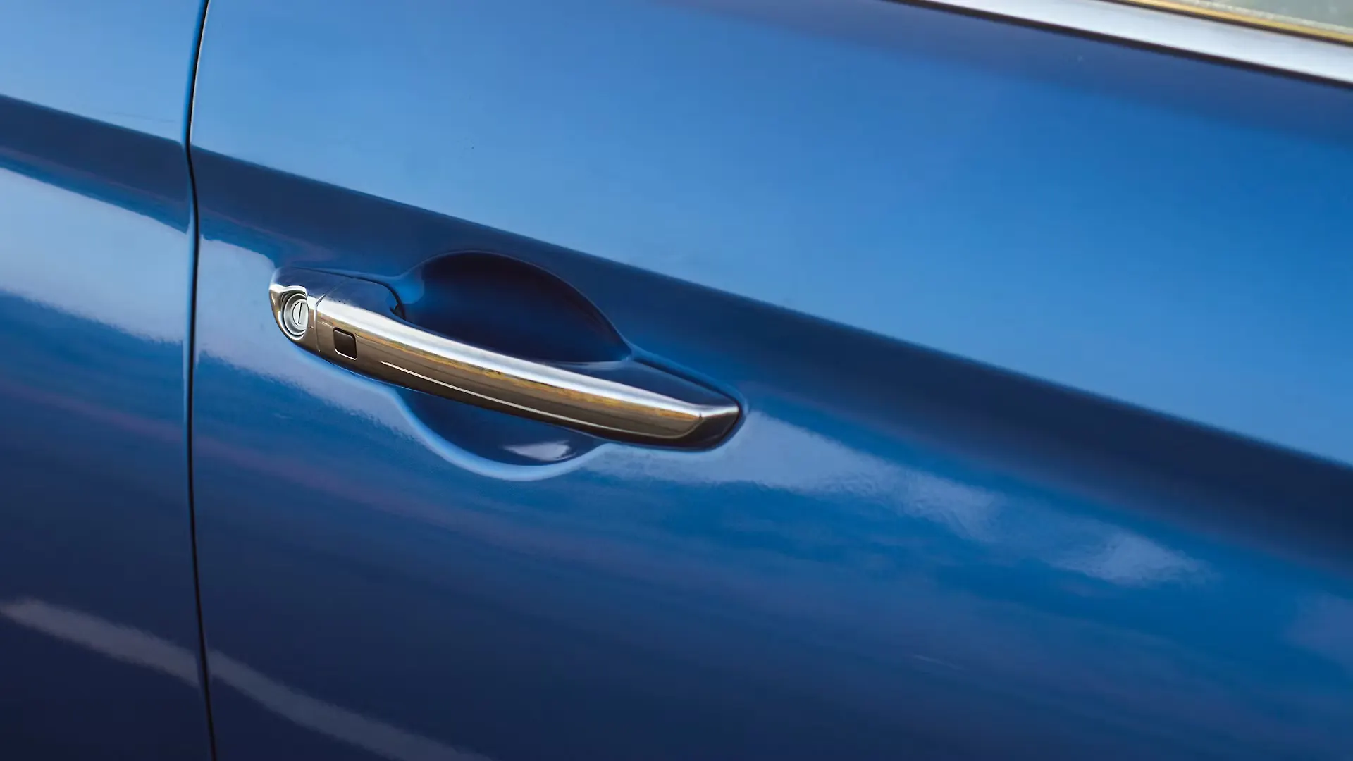 Elantra Door Handles Image, Elantra Photos in India CarWale