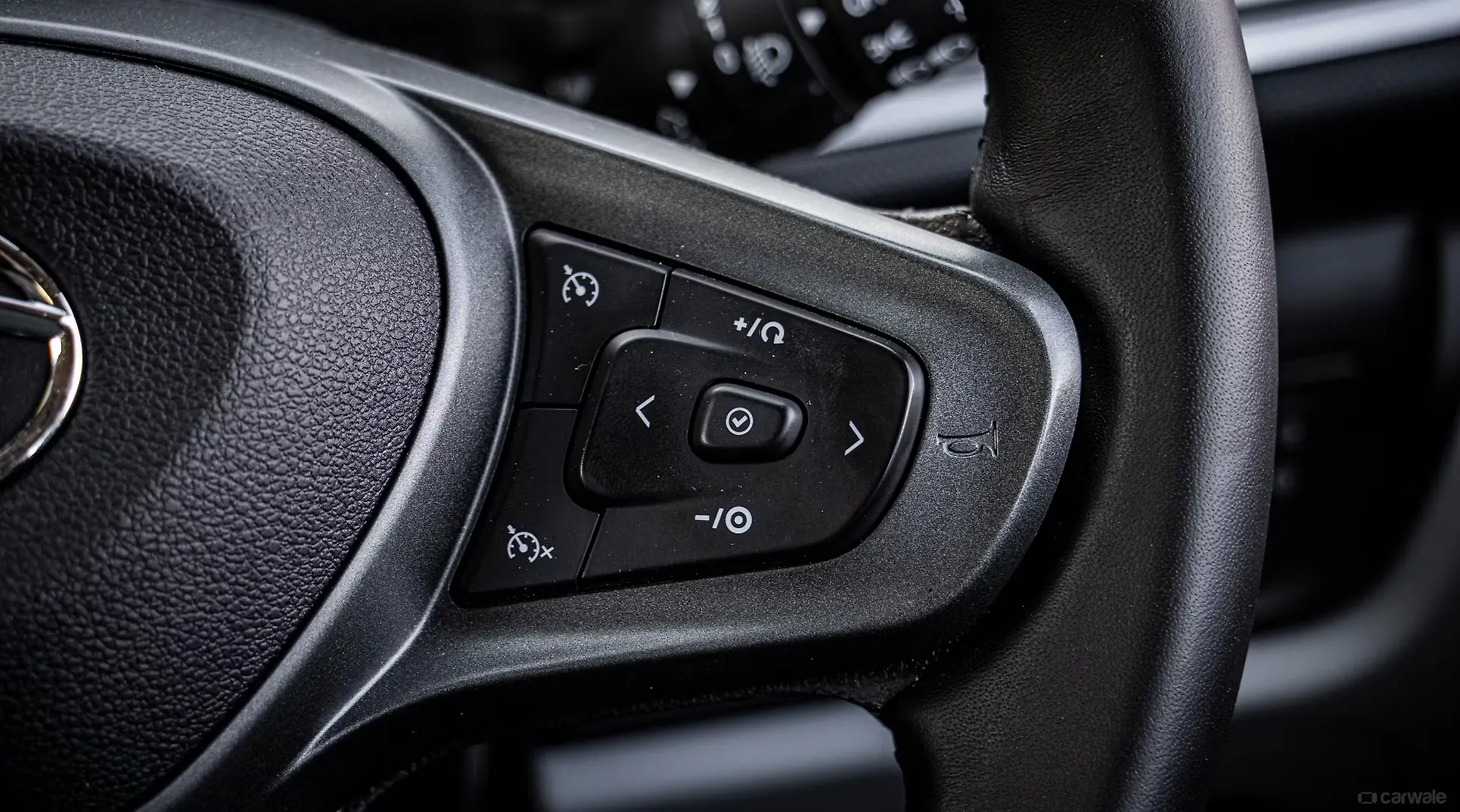 Altroz Steering Mounted Audio Controls Image, Altroz Photos in India
