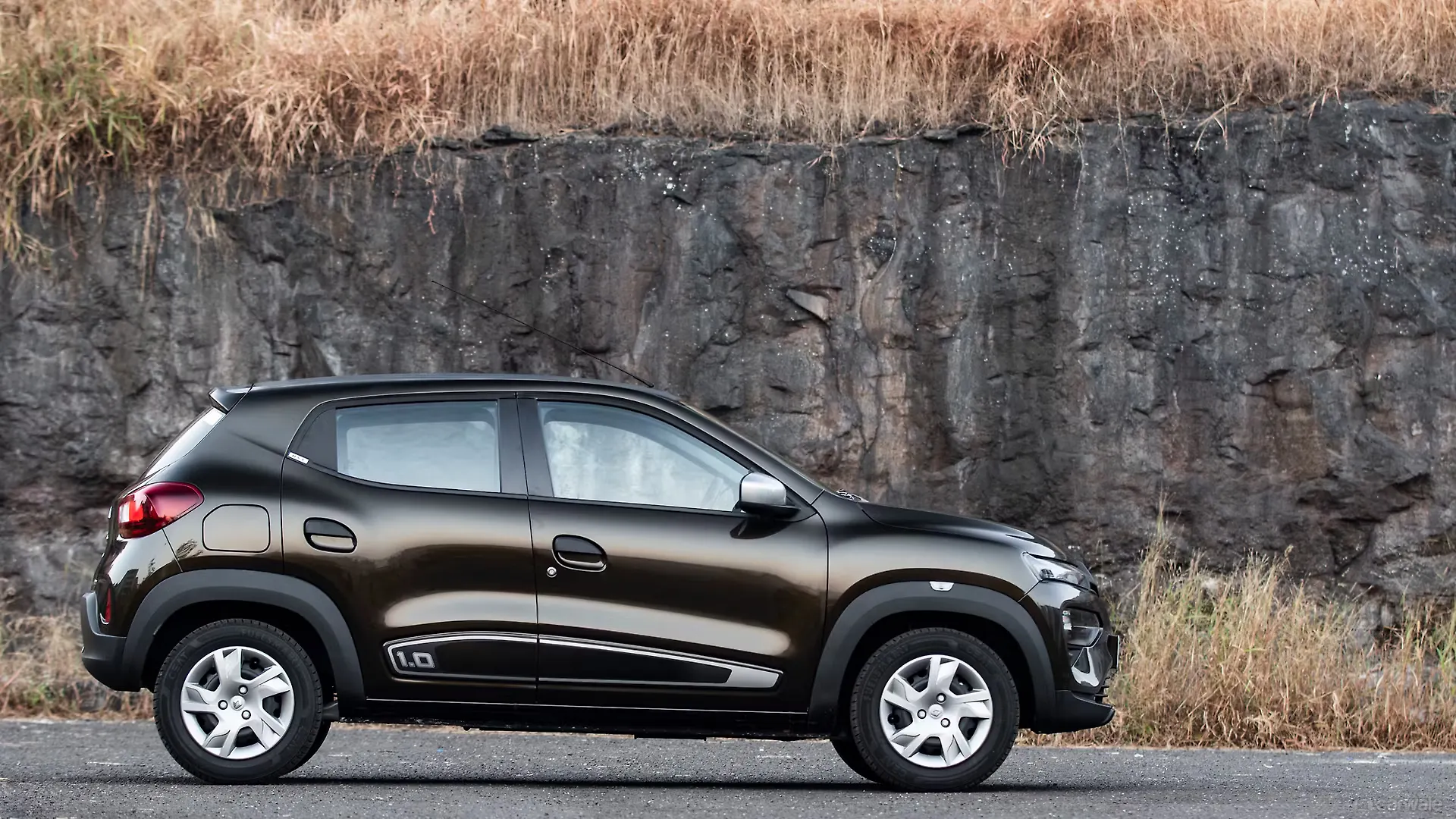 Kwid Exterior Image, Kwid Photos in India - CarWale