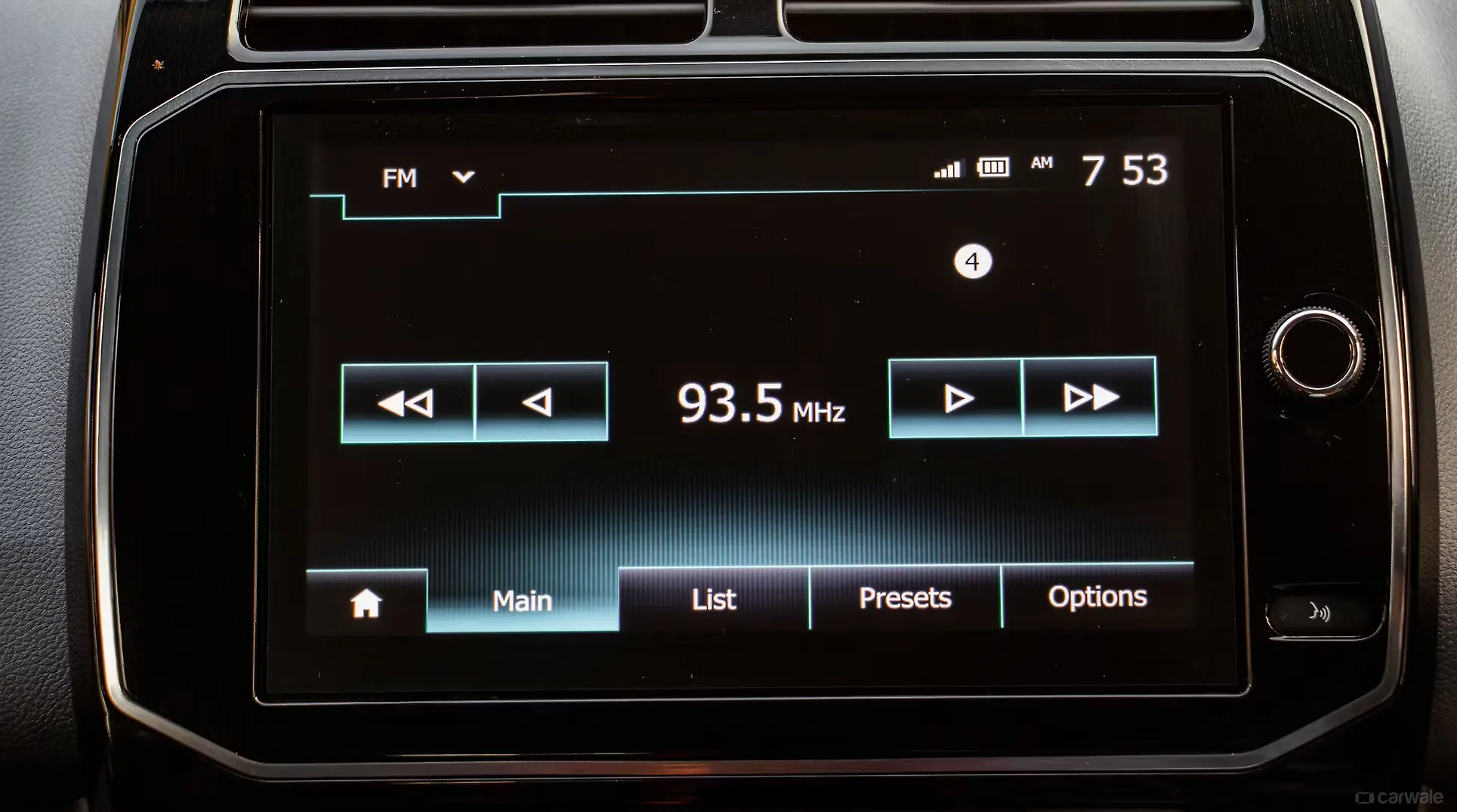 Kwid Music System Image, Kwid Photos in India CarWale