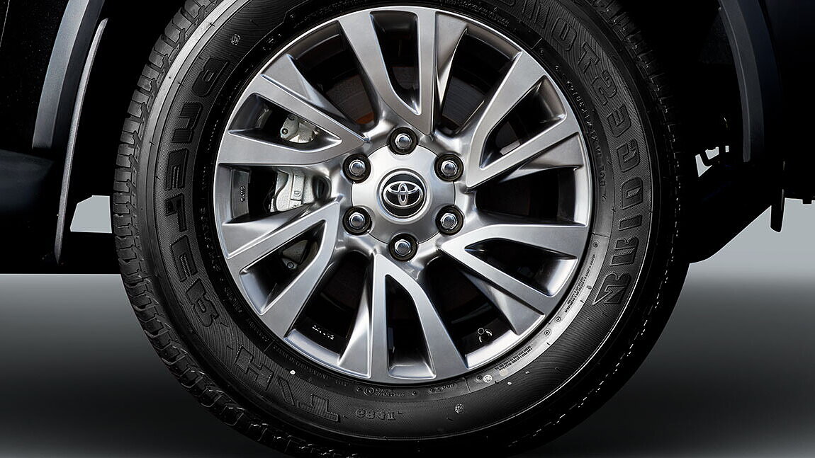  Fortuner  Wheel  Image Fortuner  Photos in India CarWale