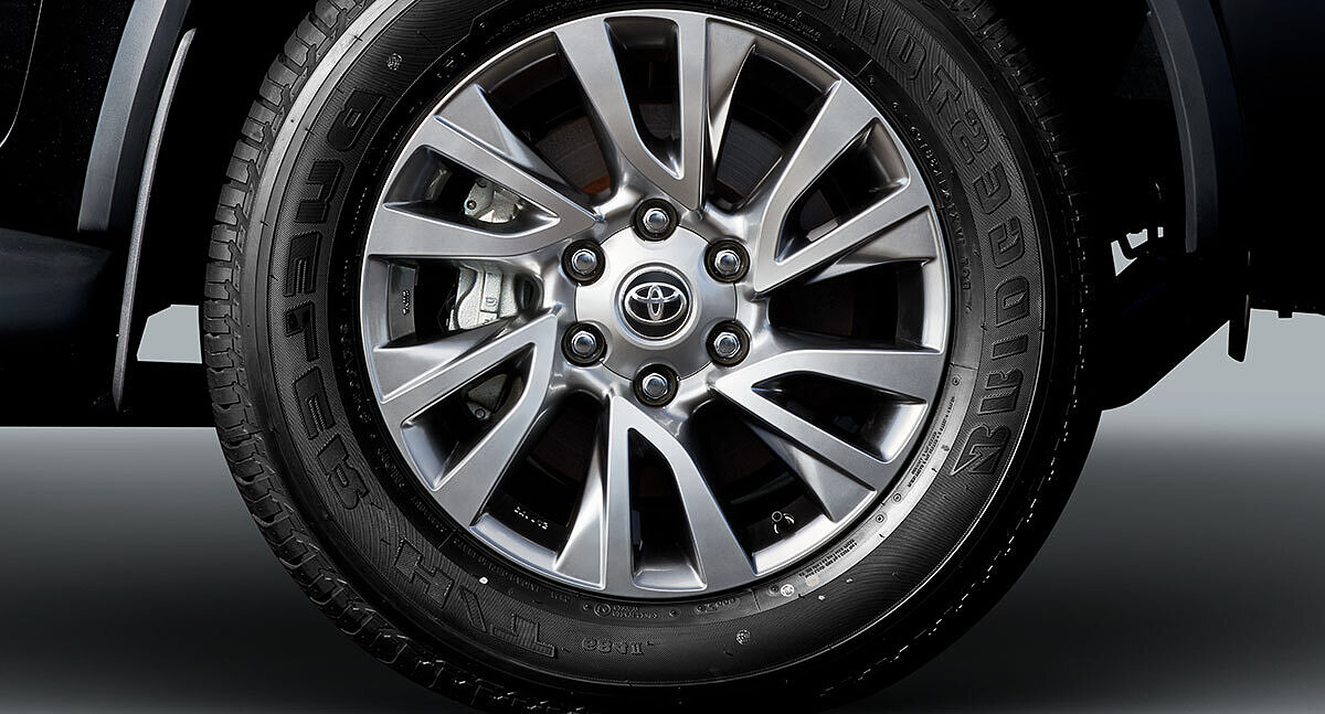 Fortuner Wheel Image, Fortuner Photos in India - CarWale