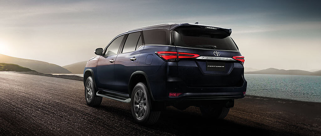 Fortuner Rear View Image, Fortuner Photos in India - CarWale