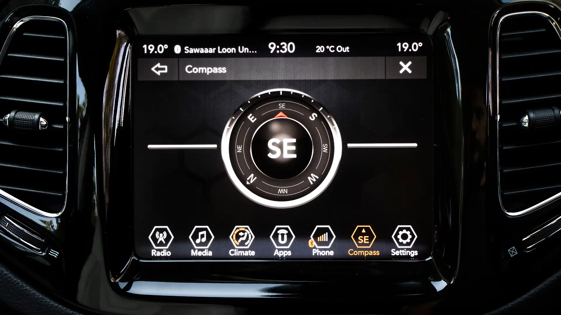 Compass Instrument Panel Image, Compass Photos in India CarWale
