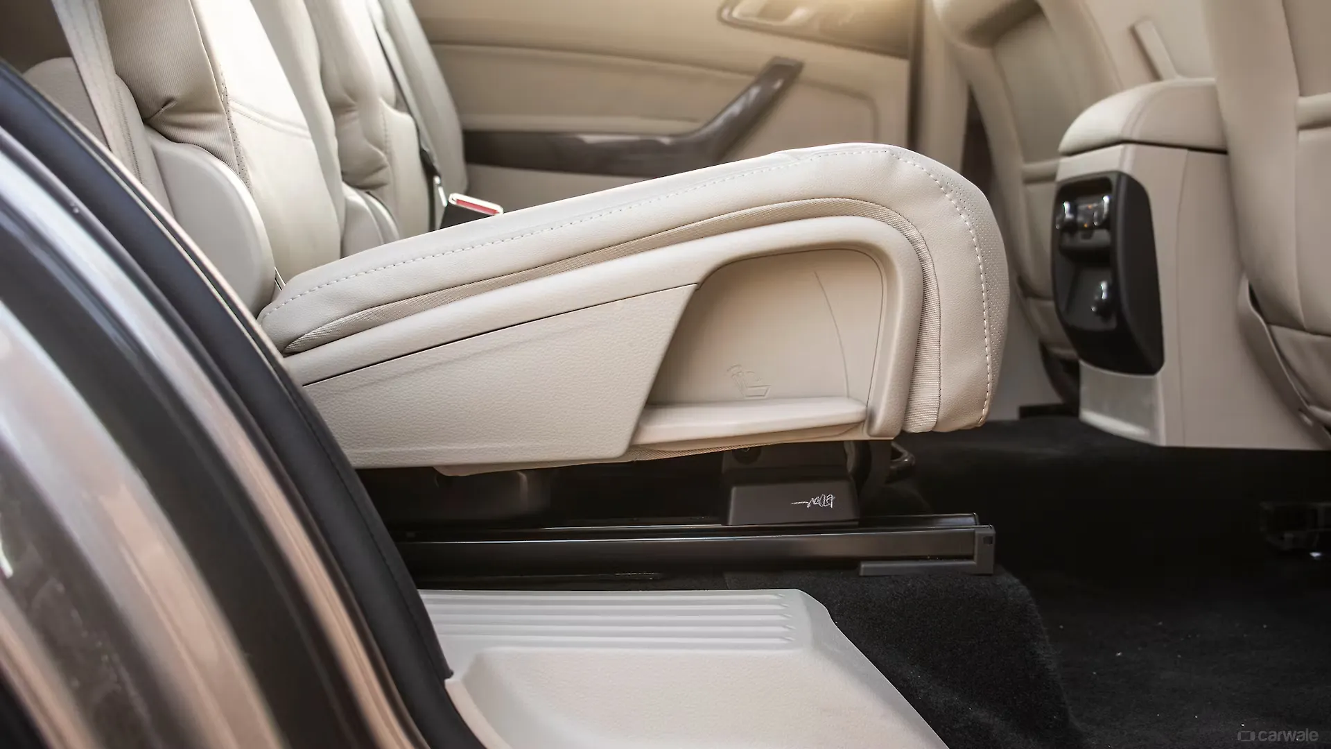 Endeavour Rear Seat Space Image, Endeavour Photos in India CarWale