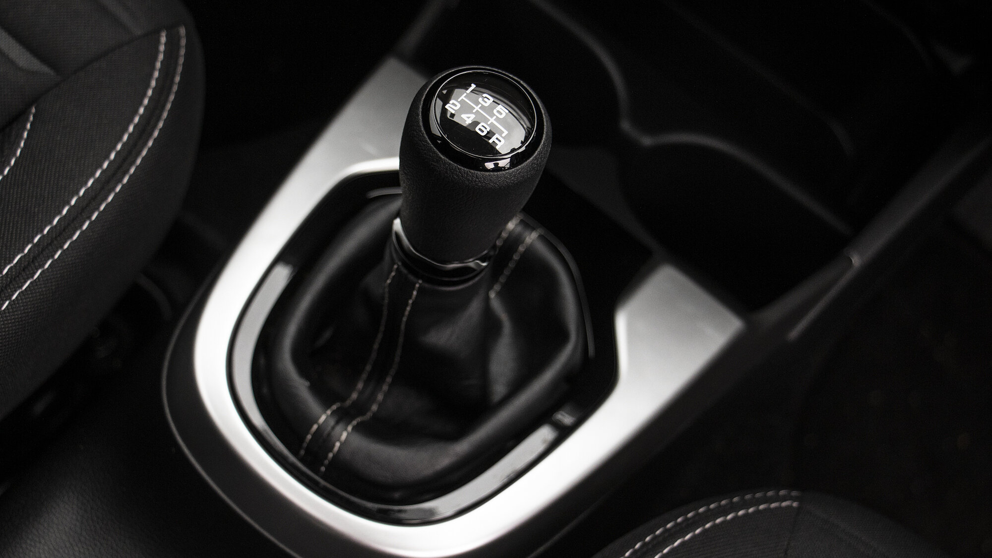 WR-V Gear Shifter/Gear Shifter Stalk Image, WR-V Photos in India - CarWale