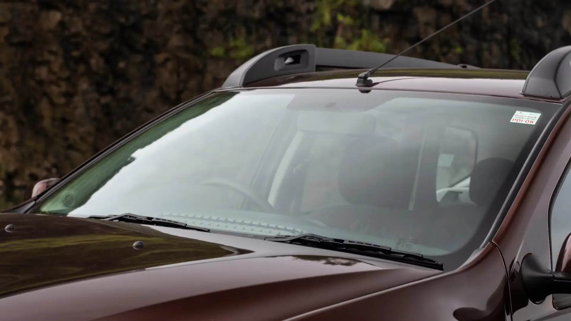 Duster Front Windshield/Windscreen Image, Duster Photos in India CarWale