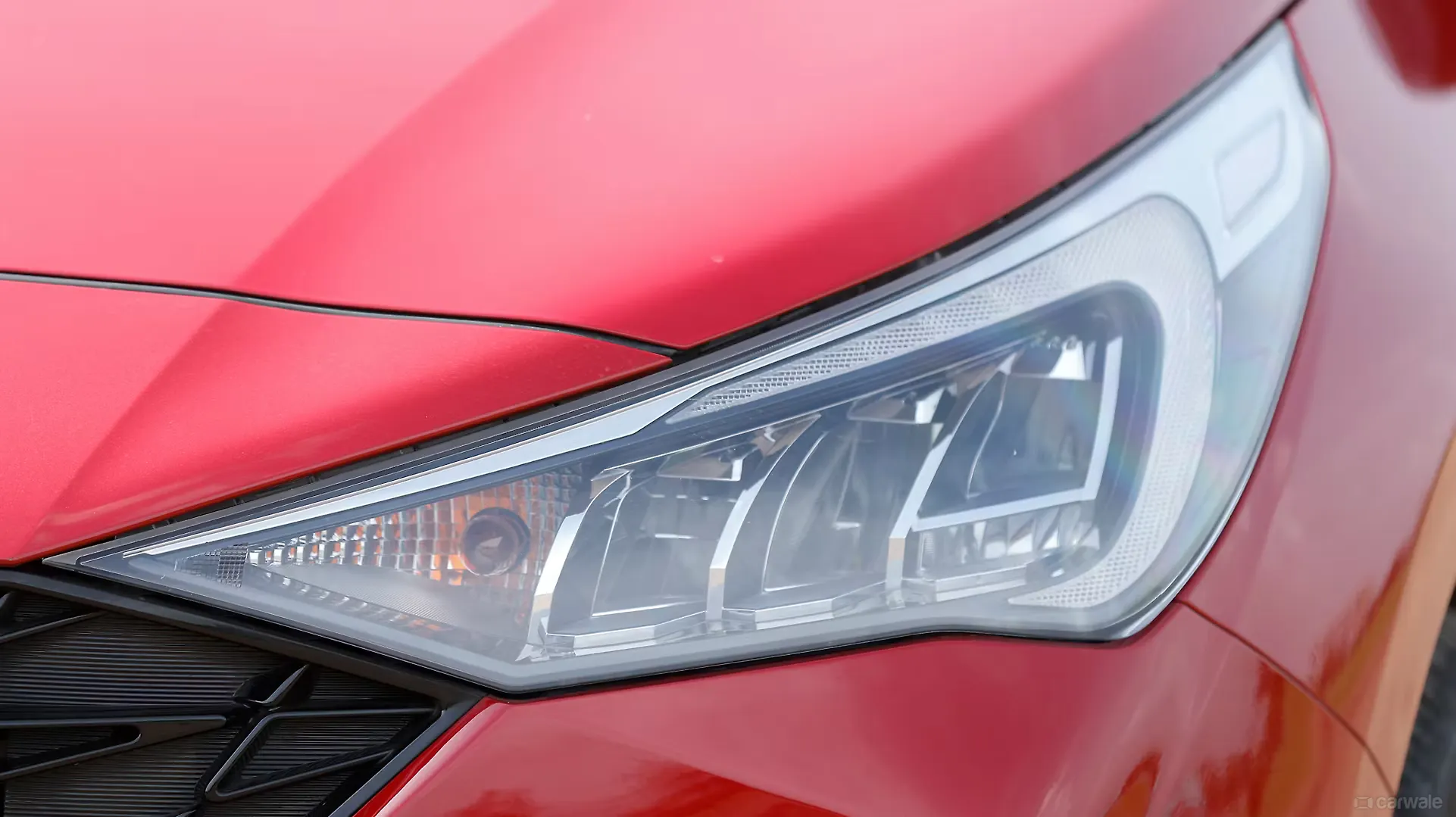 Verna Headlight Image, Verna Photos in India CarWale