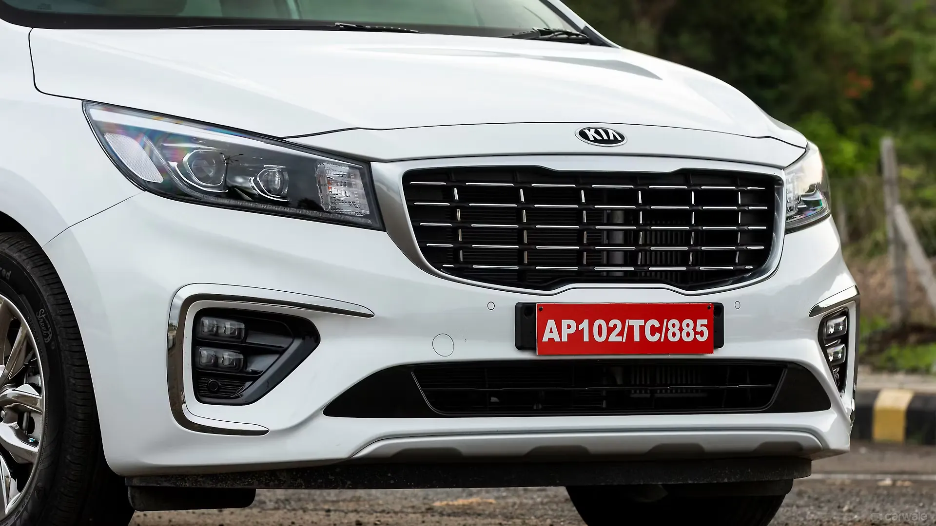 Carnival Front Bumper Image, Carnival Photos in India CarWale